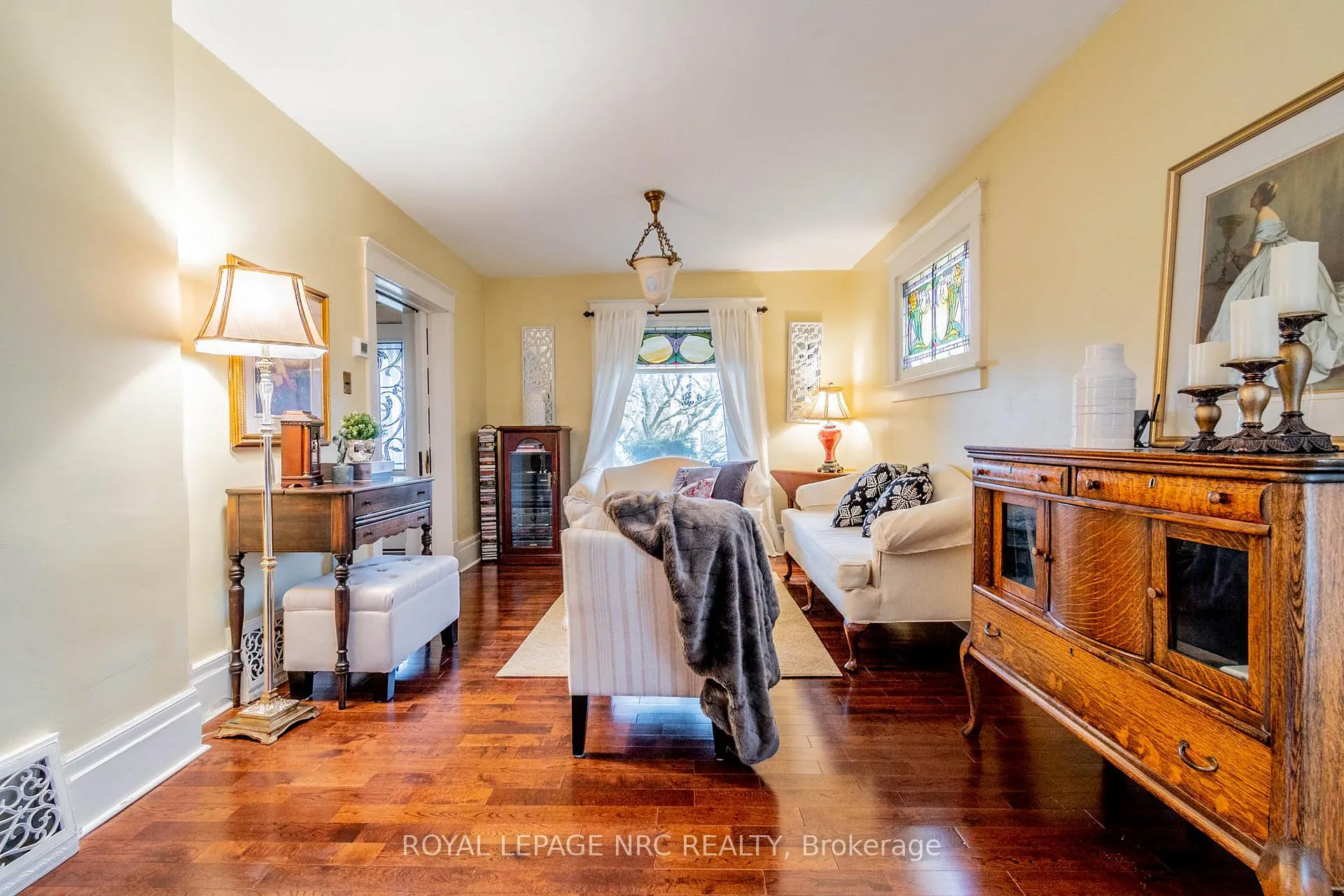 Photo 10 of 6107 Barker Street, Niagara Falls, Dorchester — HOMEH