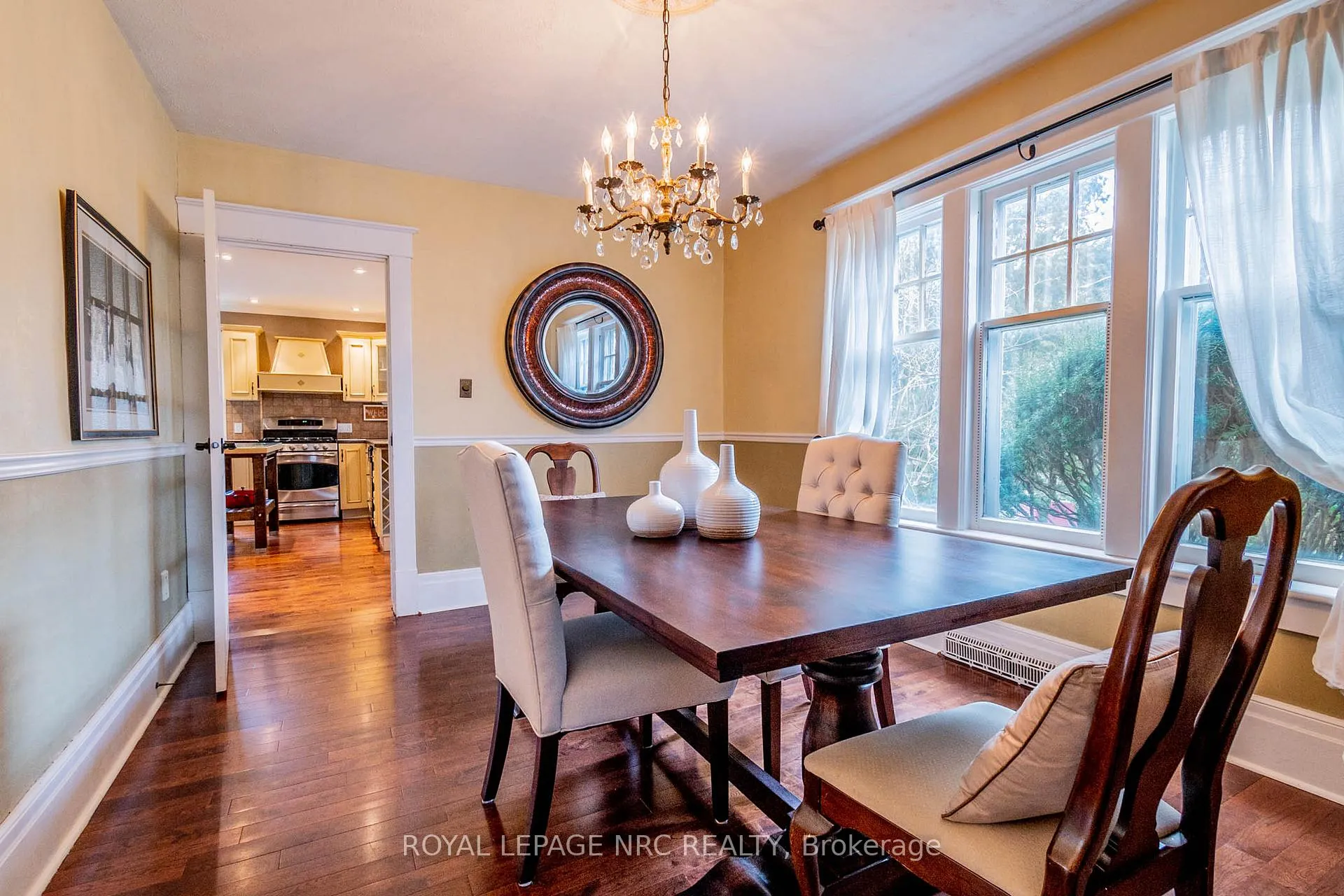 Photo 11 of 6107 Barker Street, Niagara Falls, Dorchester — HOMEH