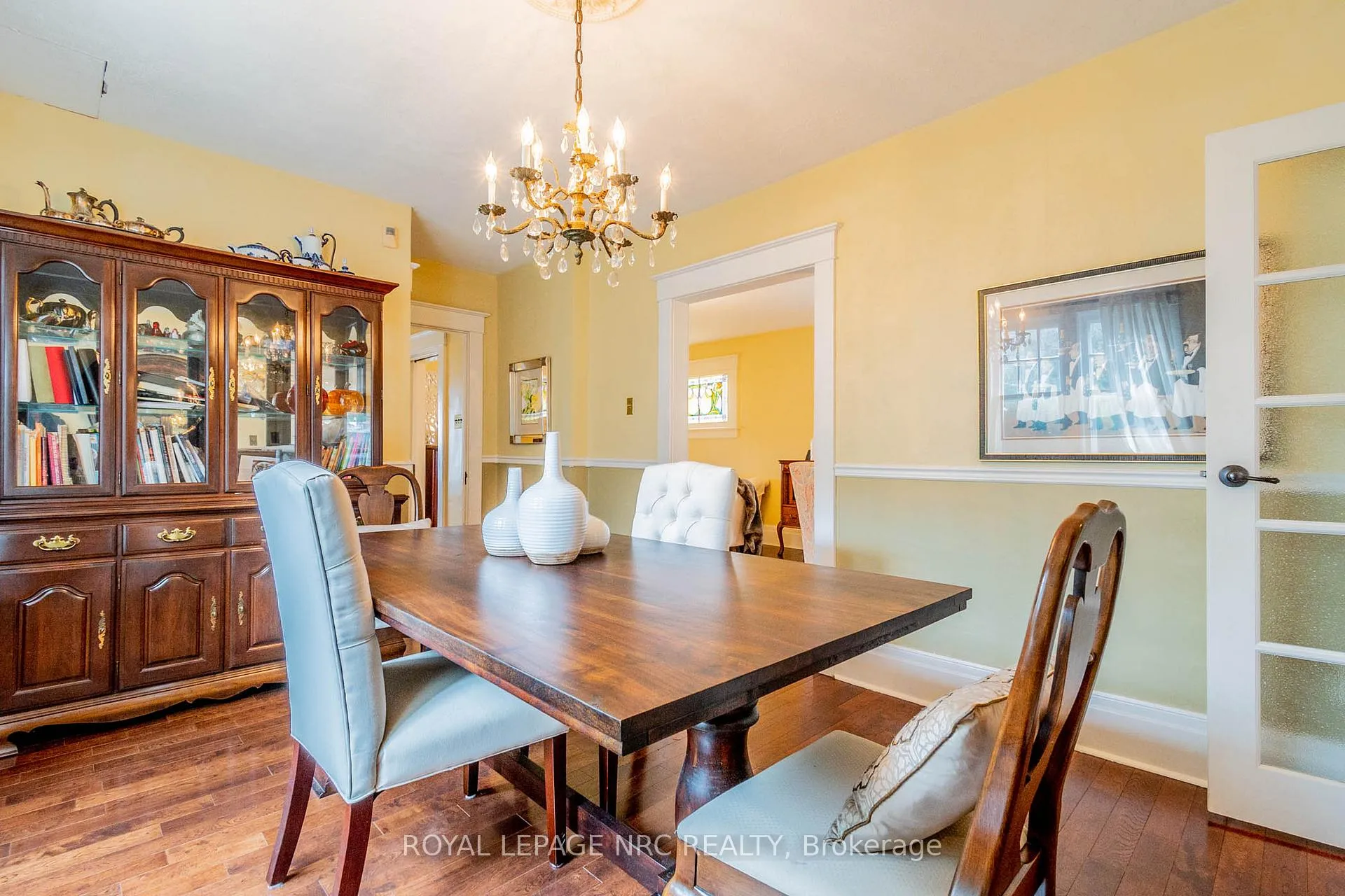 Photo 12 of 6107 Barker Street, Niagara Falls, Dorchester — HOMEH