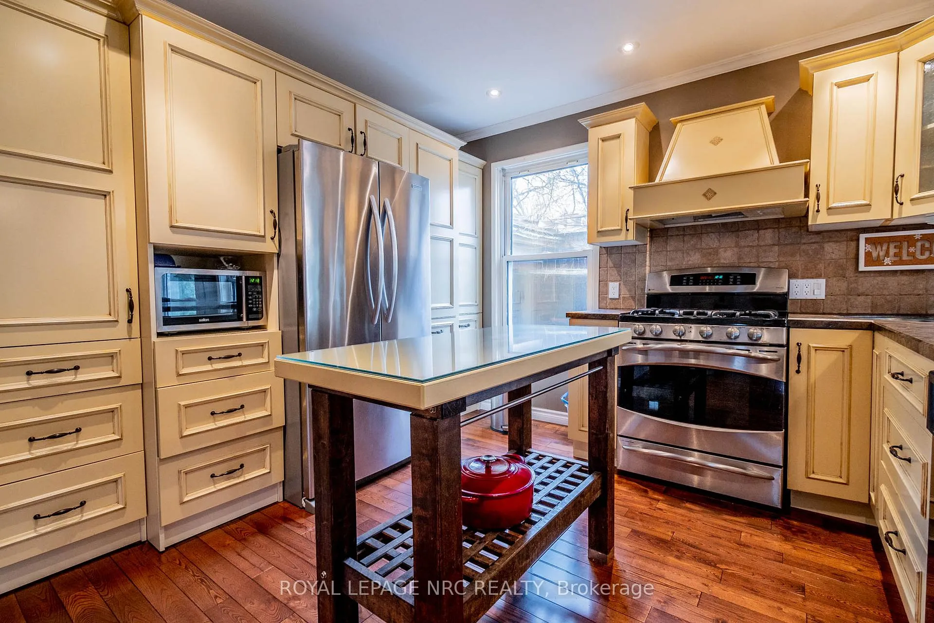 Photo 14 of 6107 Barker Street, Niagara Falls, Dorchester — HOMEH