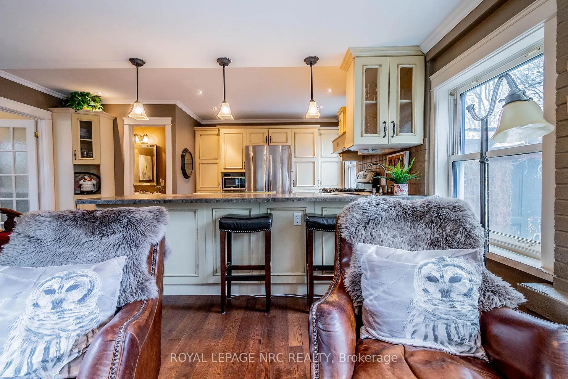 Photo 17 of 6107 Barker Street, Niagara Falls, Dorchester — HOMEH