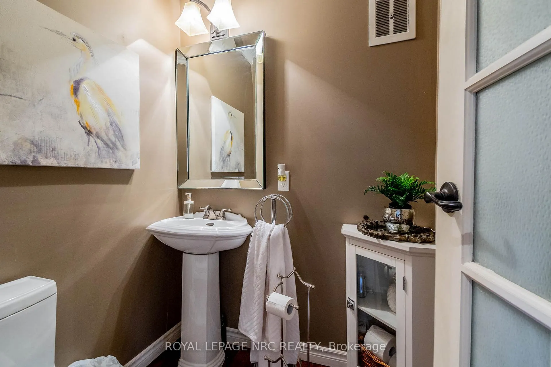Photo 20 of 6107 Barker Street, Niagara Falls, Dorchester — HOMEH