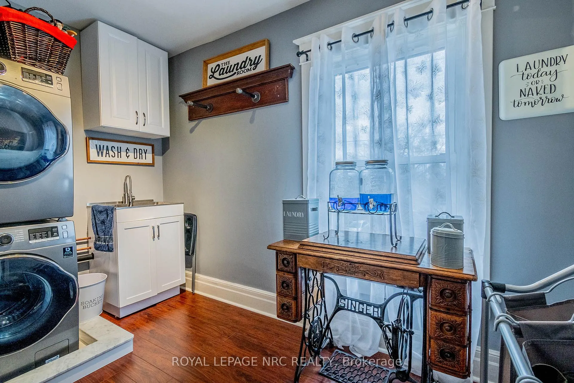 Photo 22 of 6107 Barker Street, Niagara Falls, Dorchester — HOMEH