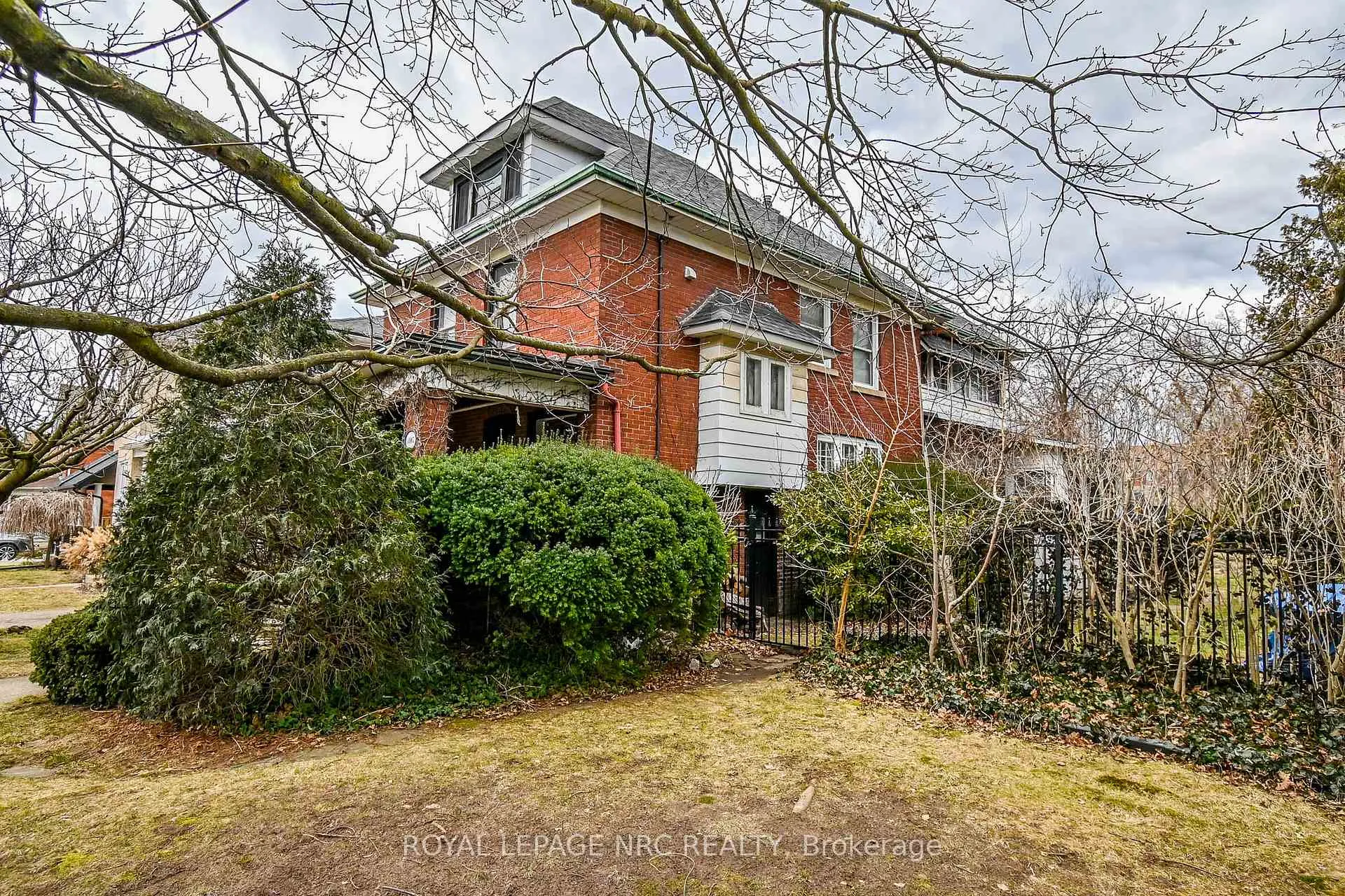 Photo 35 of 6107 Barker Street, Niagara Falls, Dorchester — HOMEH