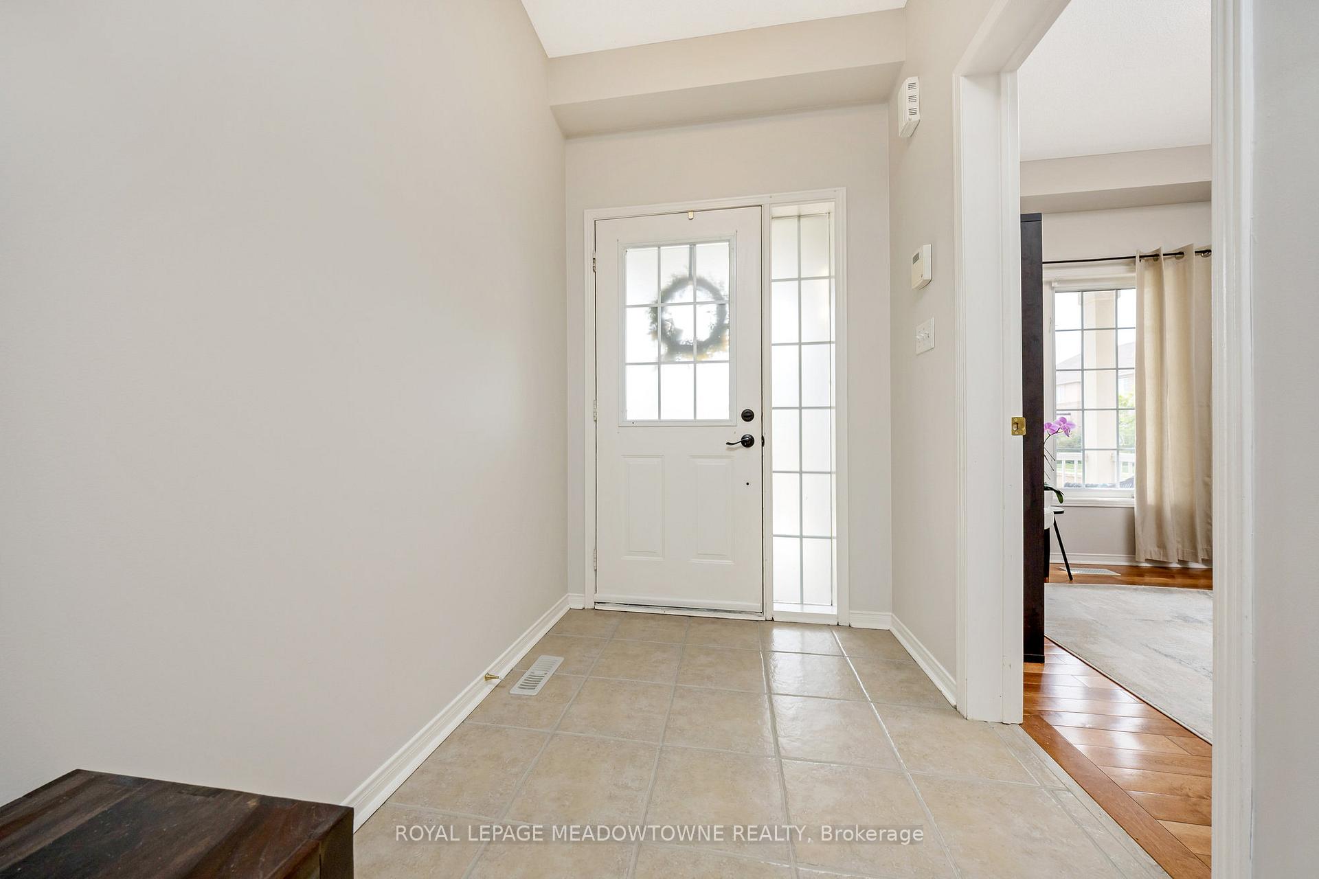 Photo 2 of 996 Vickerman Way, Milton, Coates — HOMEH
