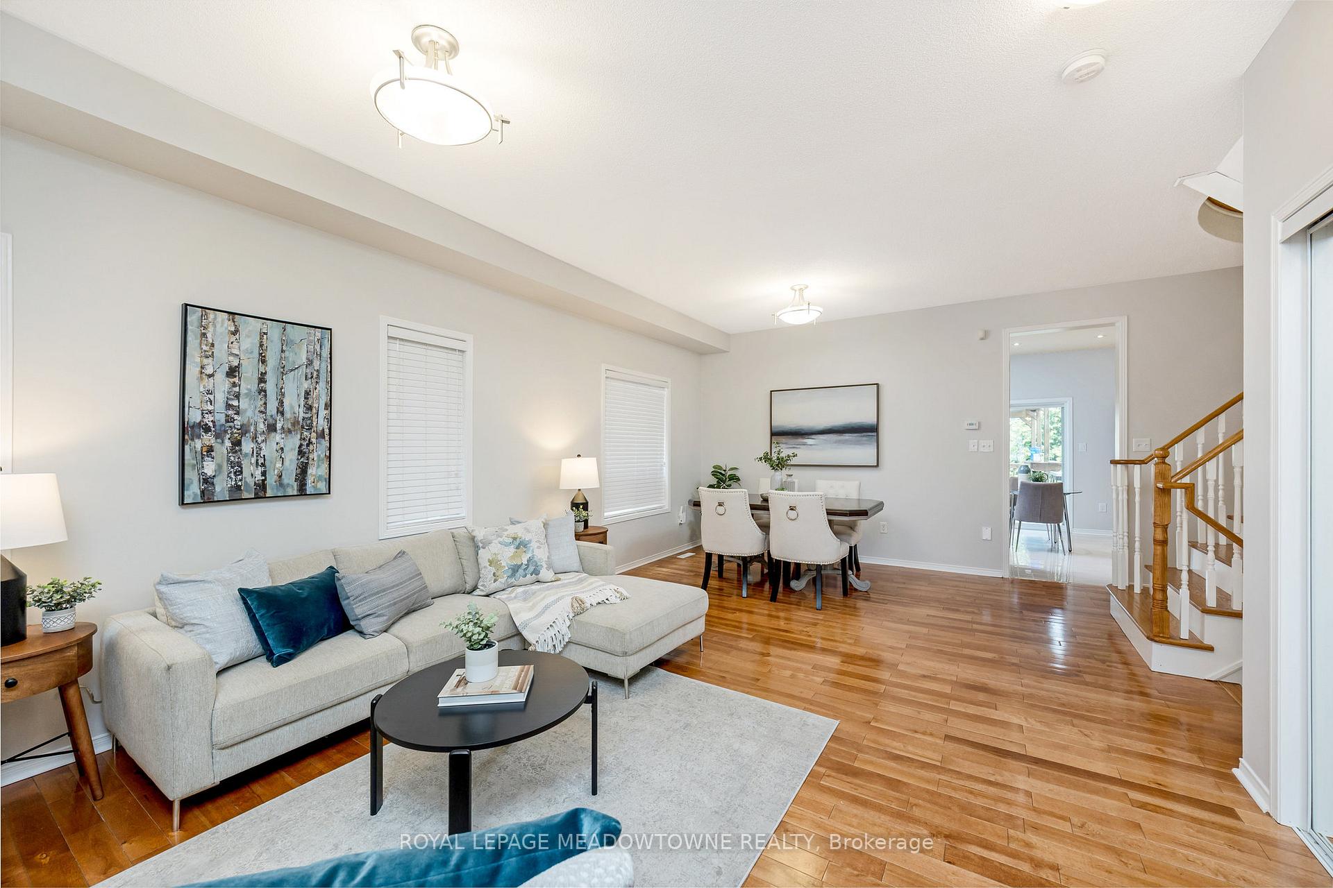 Photo 4 of 996 Vickerman Way, Milton, Coates — HOMEH