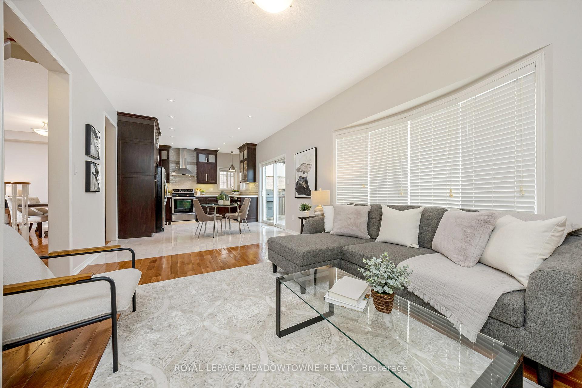 Photo 11 of 996 Vickerman Way, Milton, Coates — HOMEH