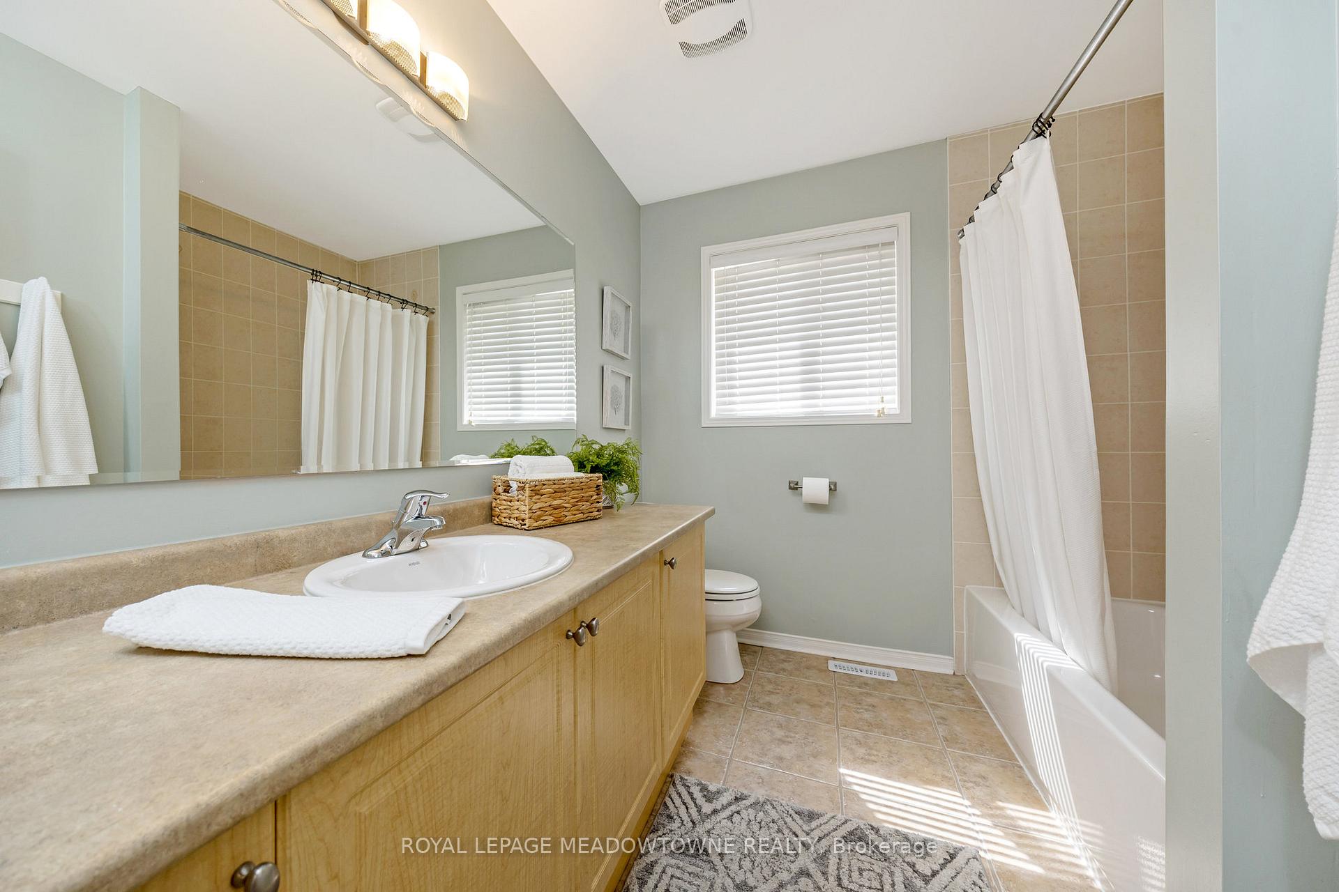 Photo 17 of 996 Vickerman Way, Milton, Coates — HOMEH