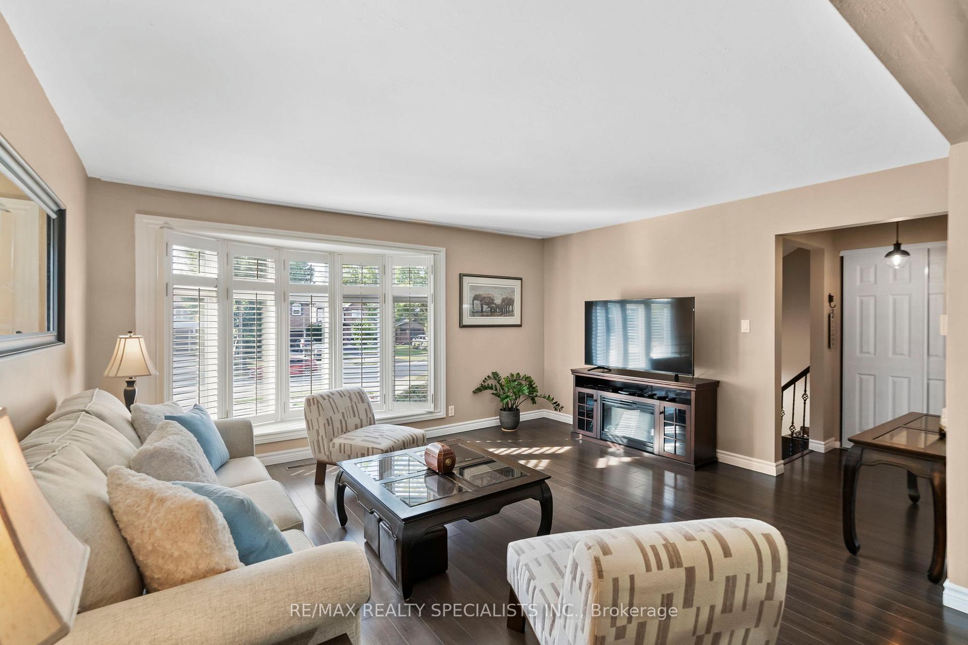 Photo 8 of 4250 Jefton Crescent, Mississauga, Erin Mills — HOMEH