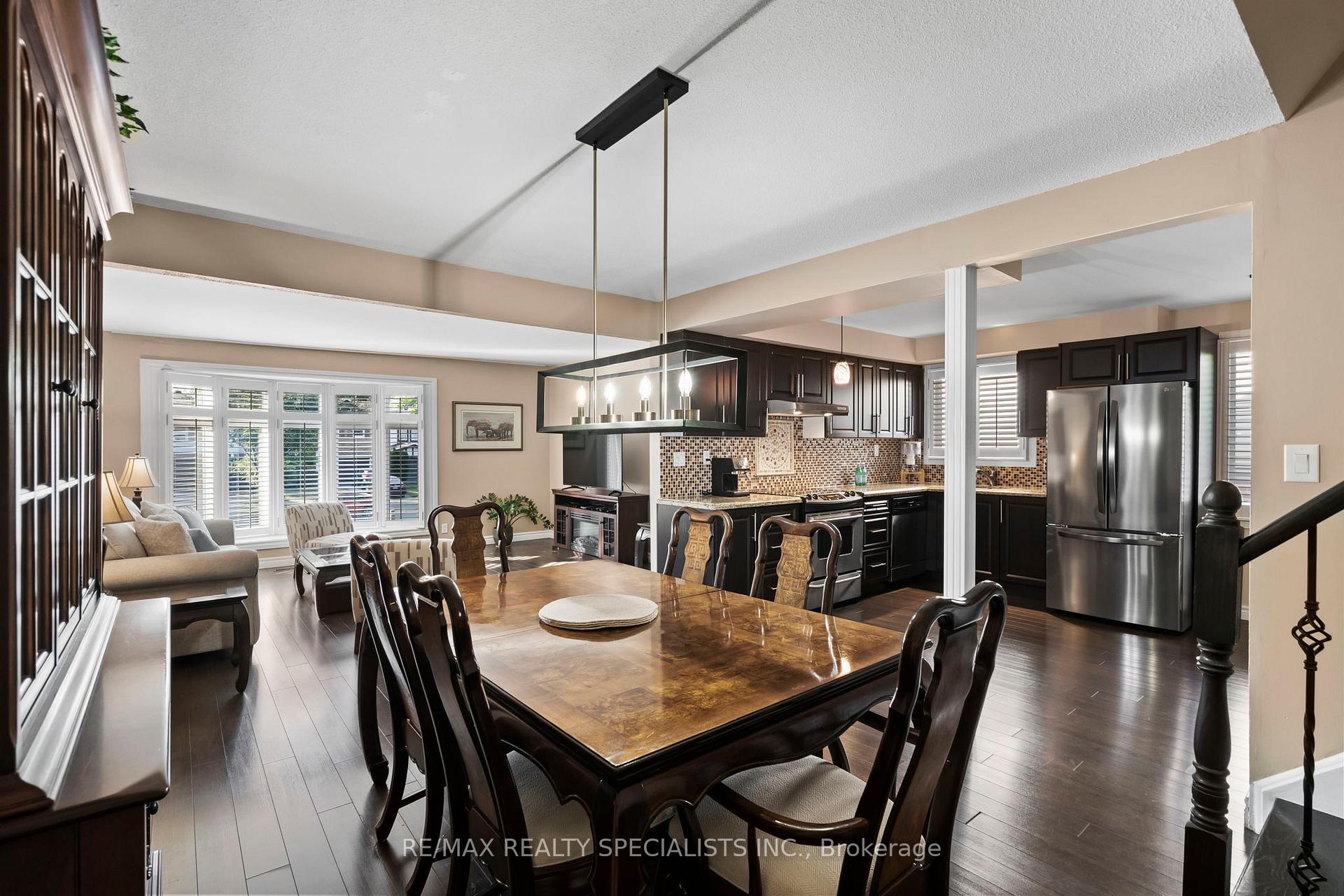 Photo 10 of 4250 Jefton Crescent, Mississauga, Erin Mills — HOMEH