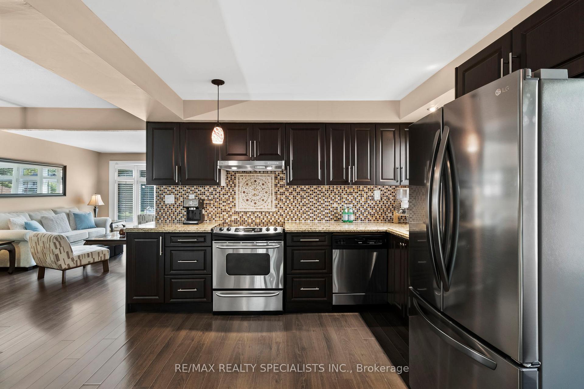 Photo 12 of 4250 Jefton Crescent, Mississauga, Erin Mills — HOMEH