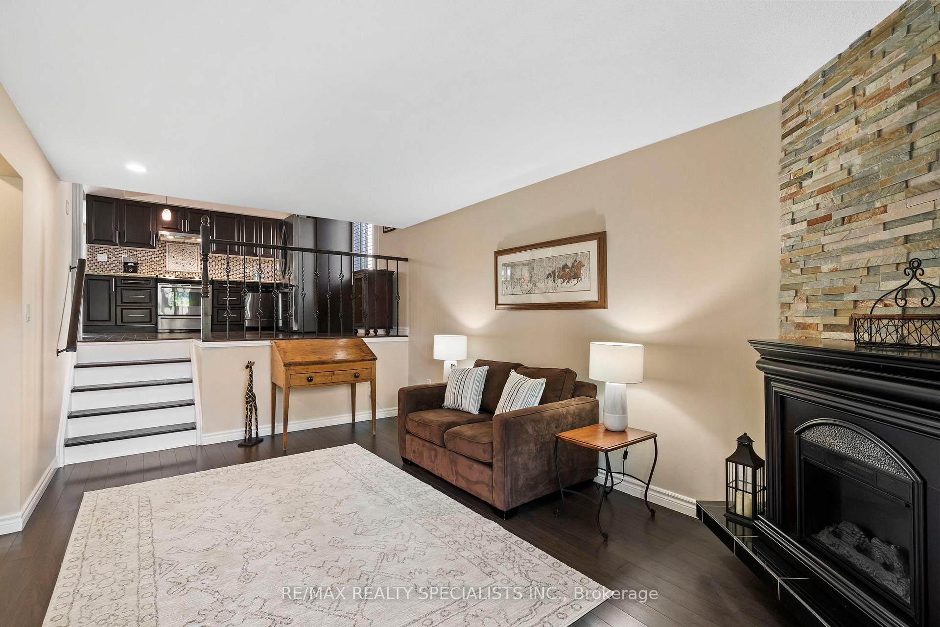 Photo 21 of 4250 Jefton Crescent, Mississauga, Erin Mills — HOMEH