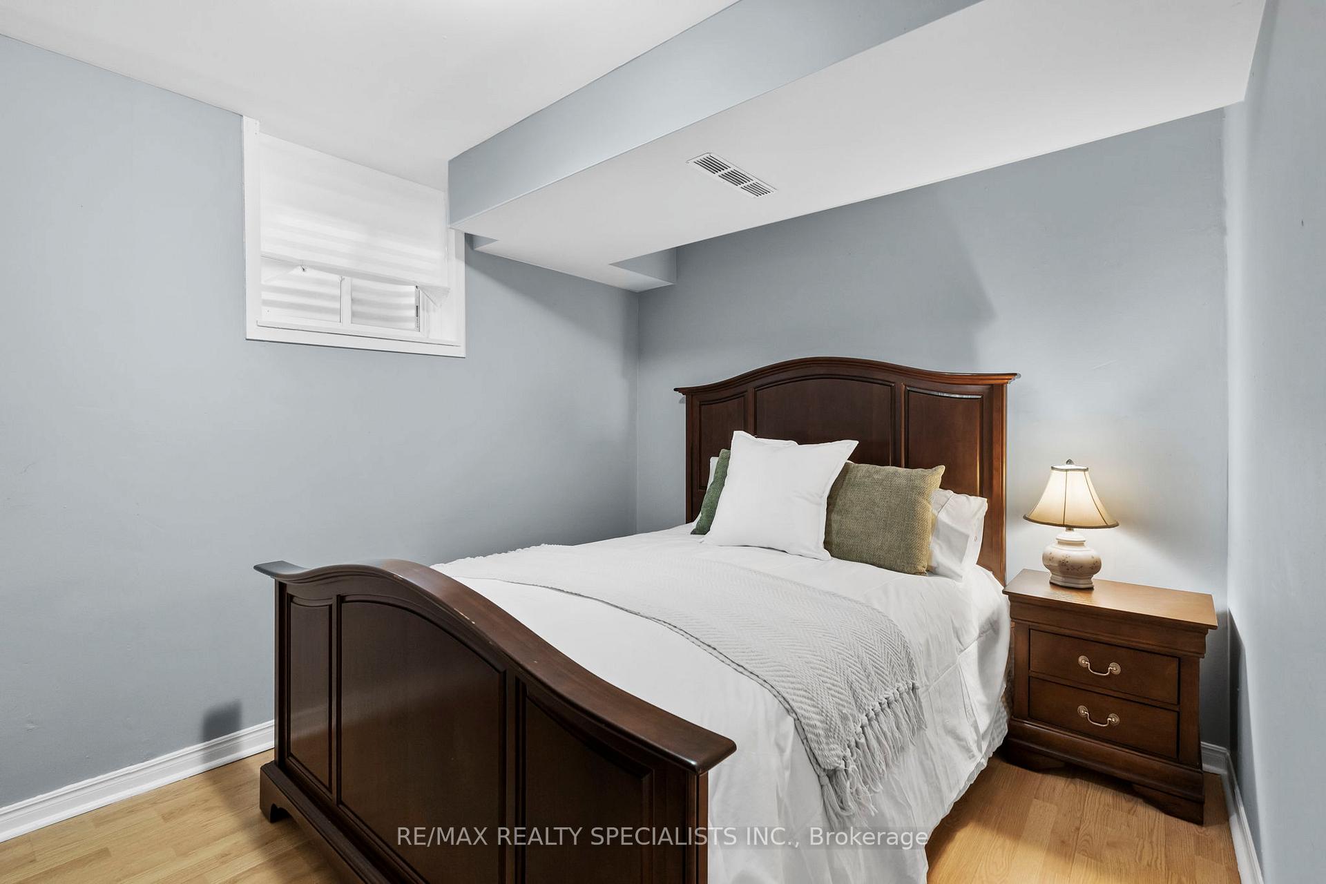 Photo 31 of 4250 Jefton Crescent, Mississauga, Erin Mills — HOMEH