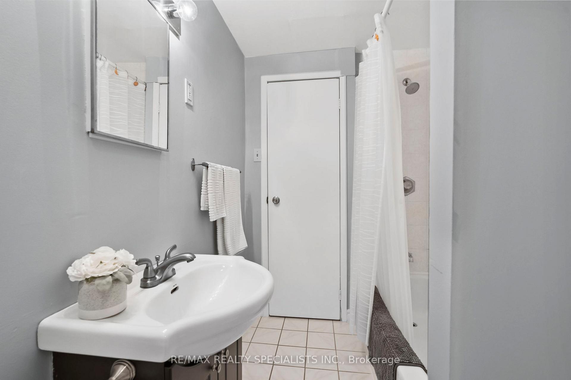 Photo 33 of 4250 Jefton Crescent, Mississauga, Erin Mills — HOMEH