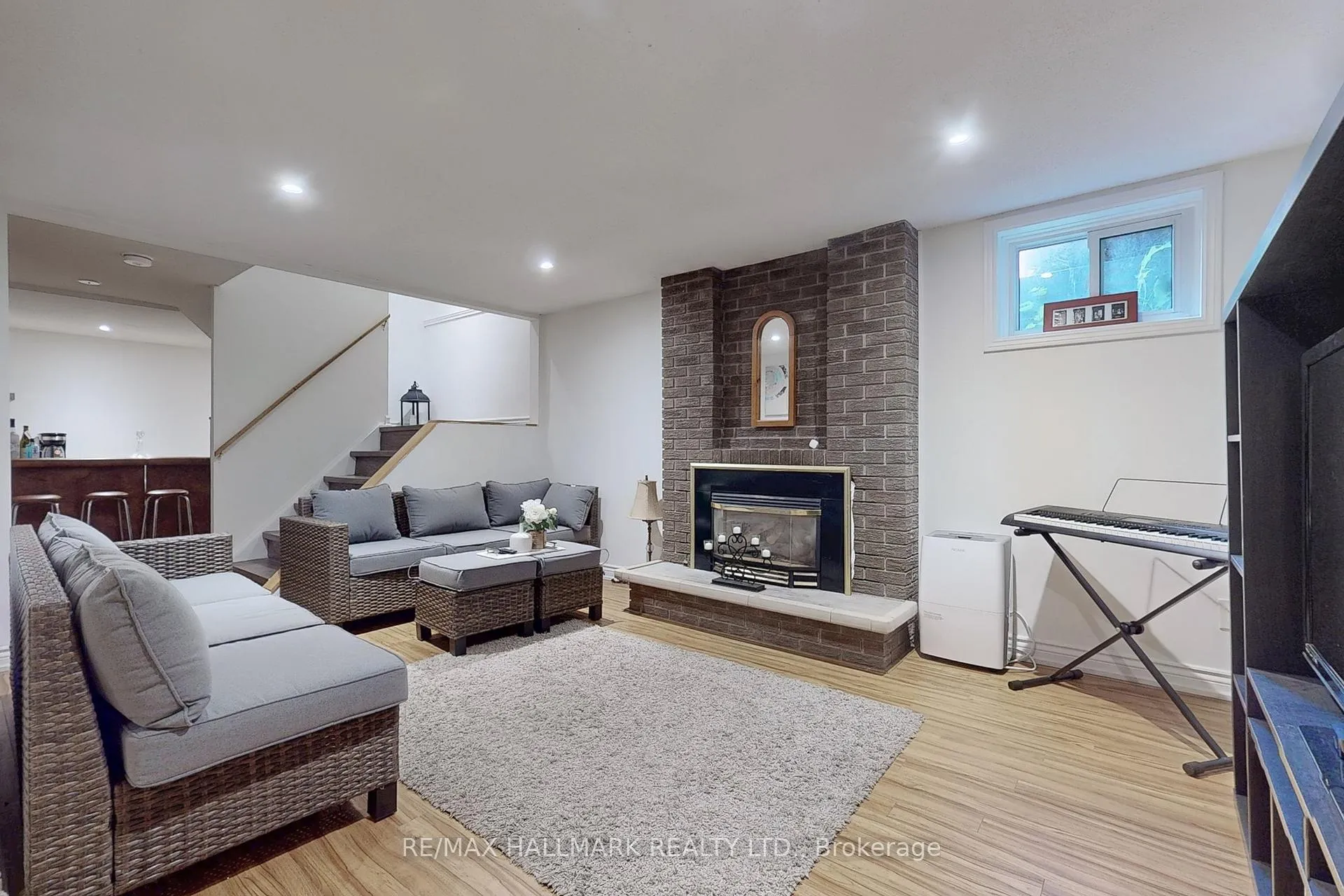 Photo 33 of 249 Kensington Crescent, Oshawa, Centennial — HOMEH