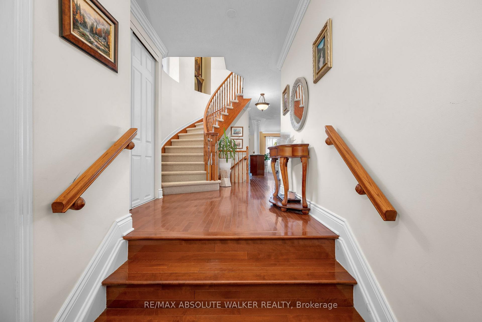Photo 4 of 607 Aquaview Drive, Ottawa, Avalon East — HOMEH