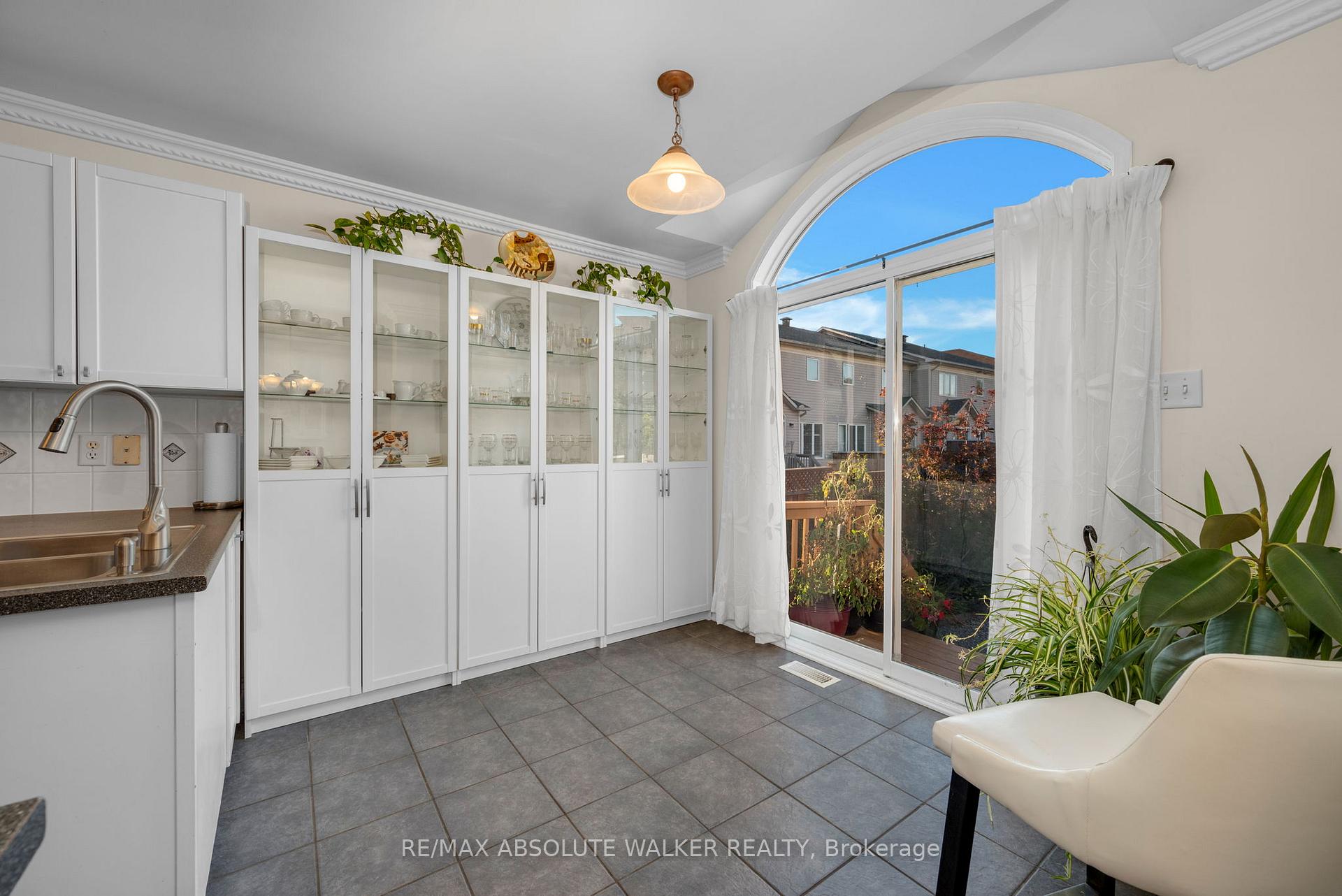 Photo 14 of 607 Aquaview Drive, Ottawa, Avalon East — HOMEH