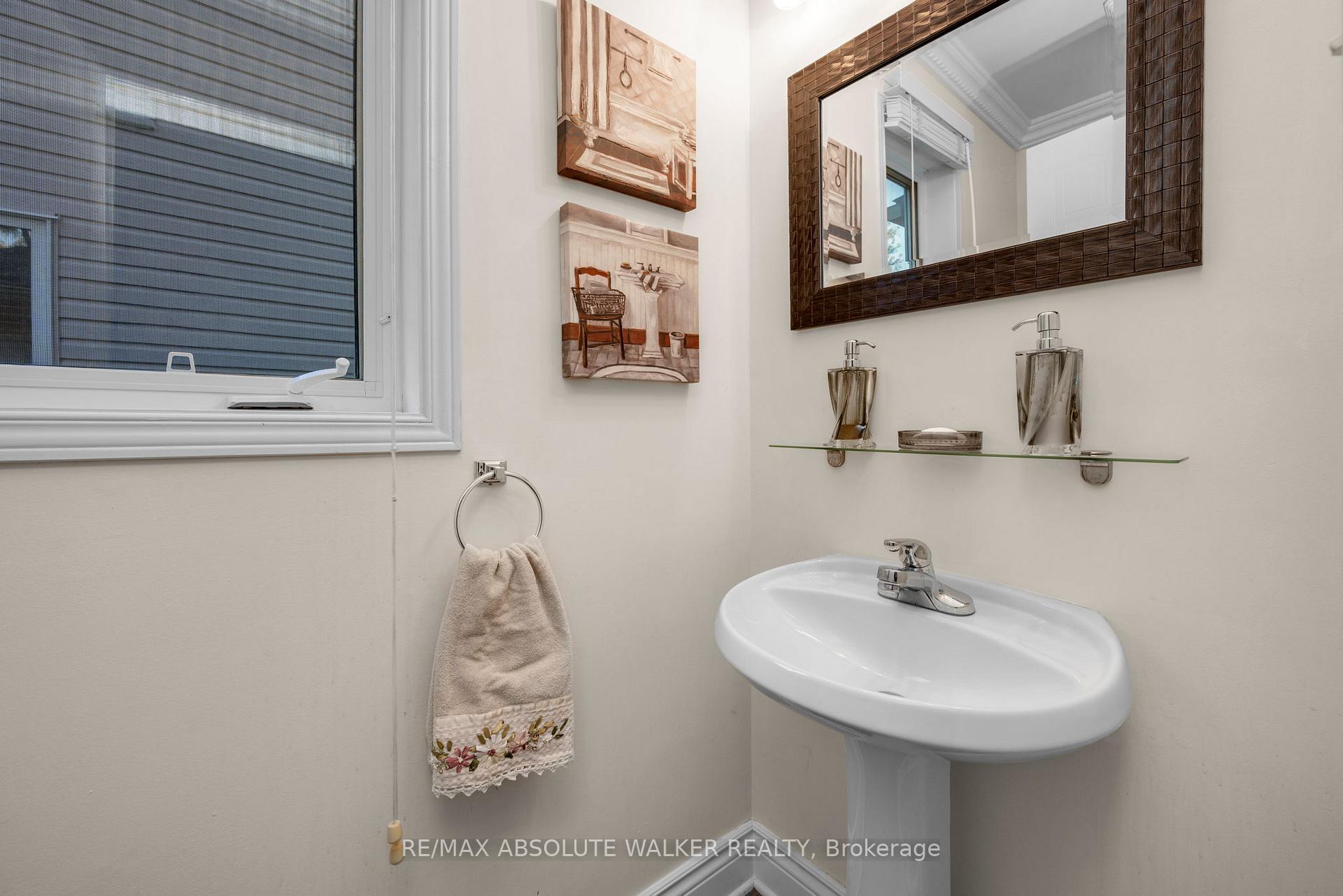 Photo 15 of 607 Aquaview Drive, Ottawa, Avalon East — HOMEH