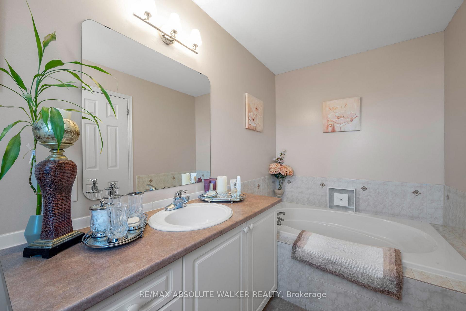 Photo 18 of 607 Aquaview Drive, Ottawa, Avalon East — HOMEH