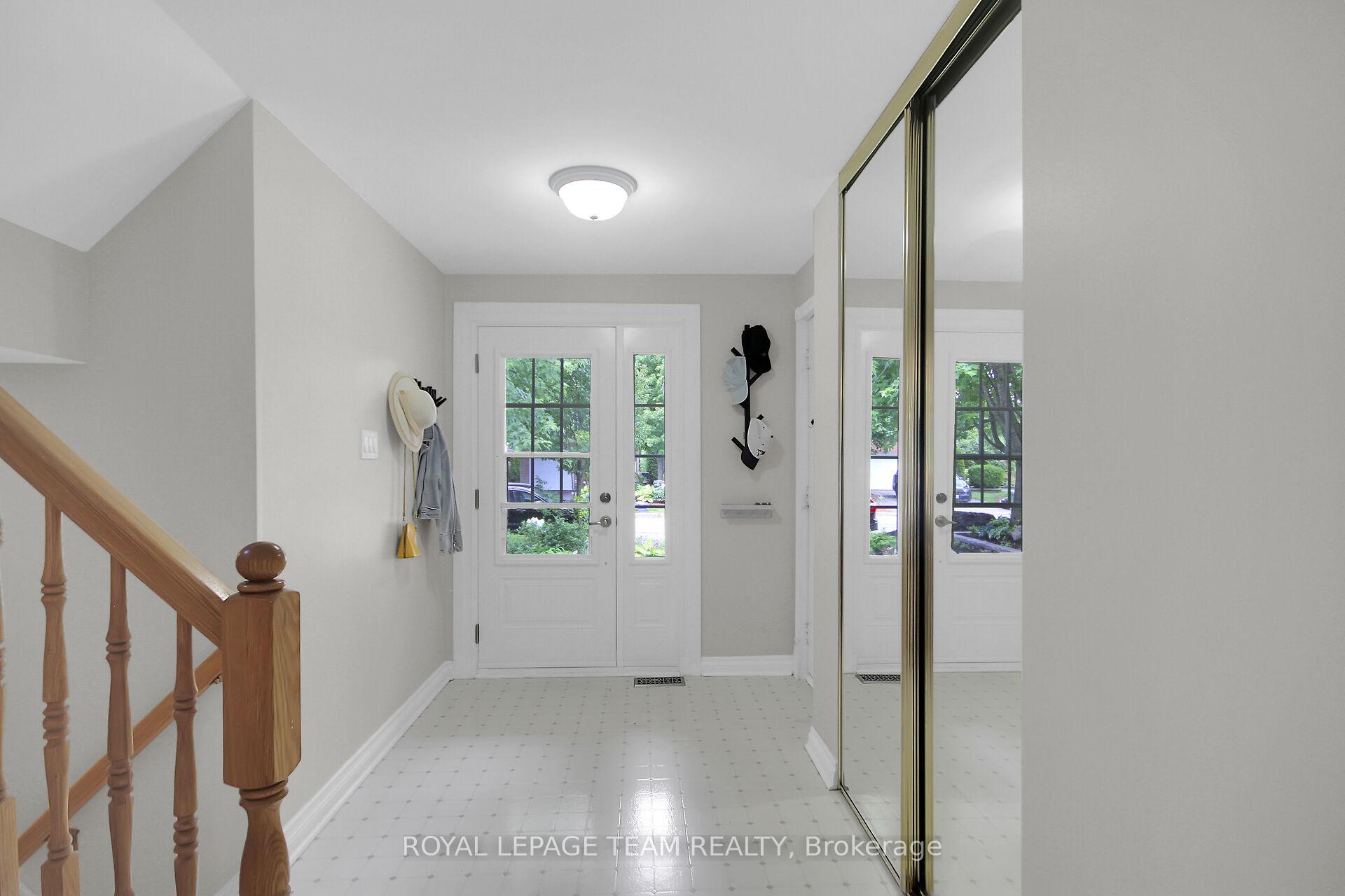 Photo 2 of 1549 Meadowfield Place, Ottawa, Chapel Hill — HOMEH