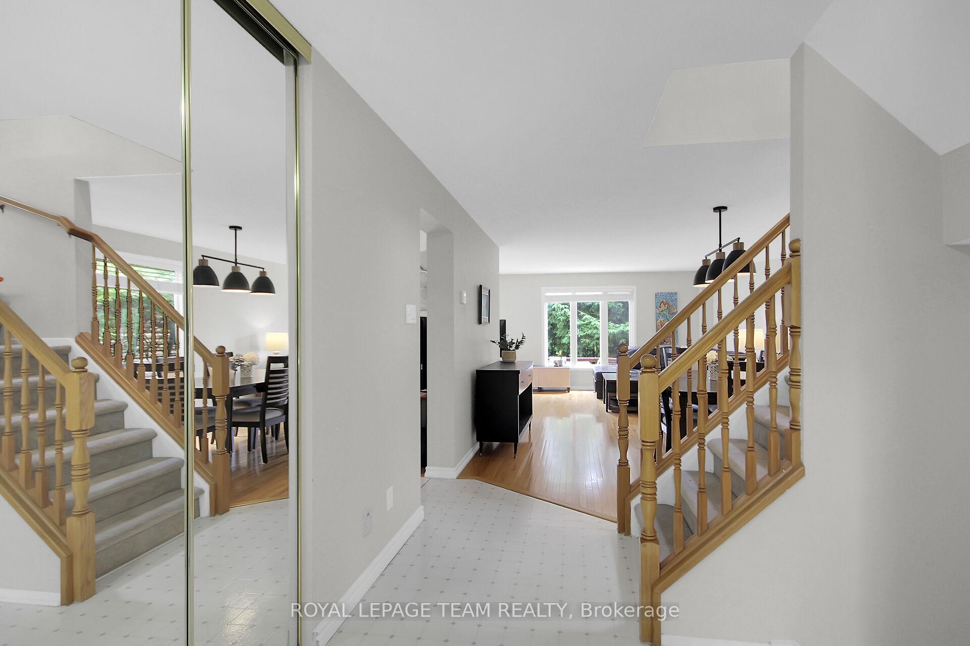 Photo 3 of 1549 Meadowfield Place, Ottawa, Chapel Hill — HOMEH