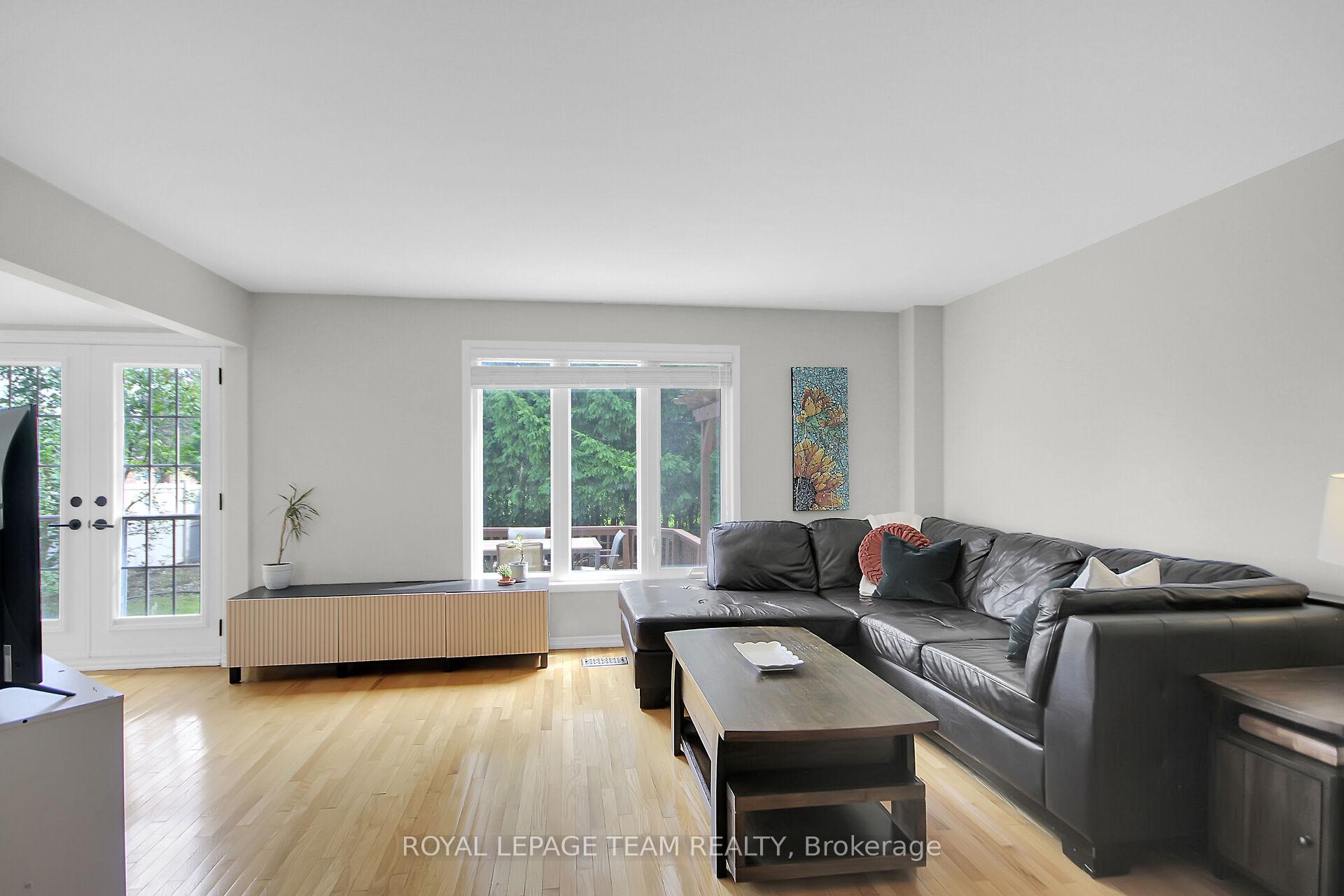 Photo 7 of 1549 Meadowfield Place, Ottawa, Chapel Hill — HOMEH