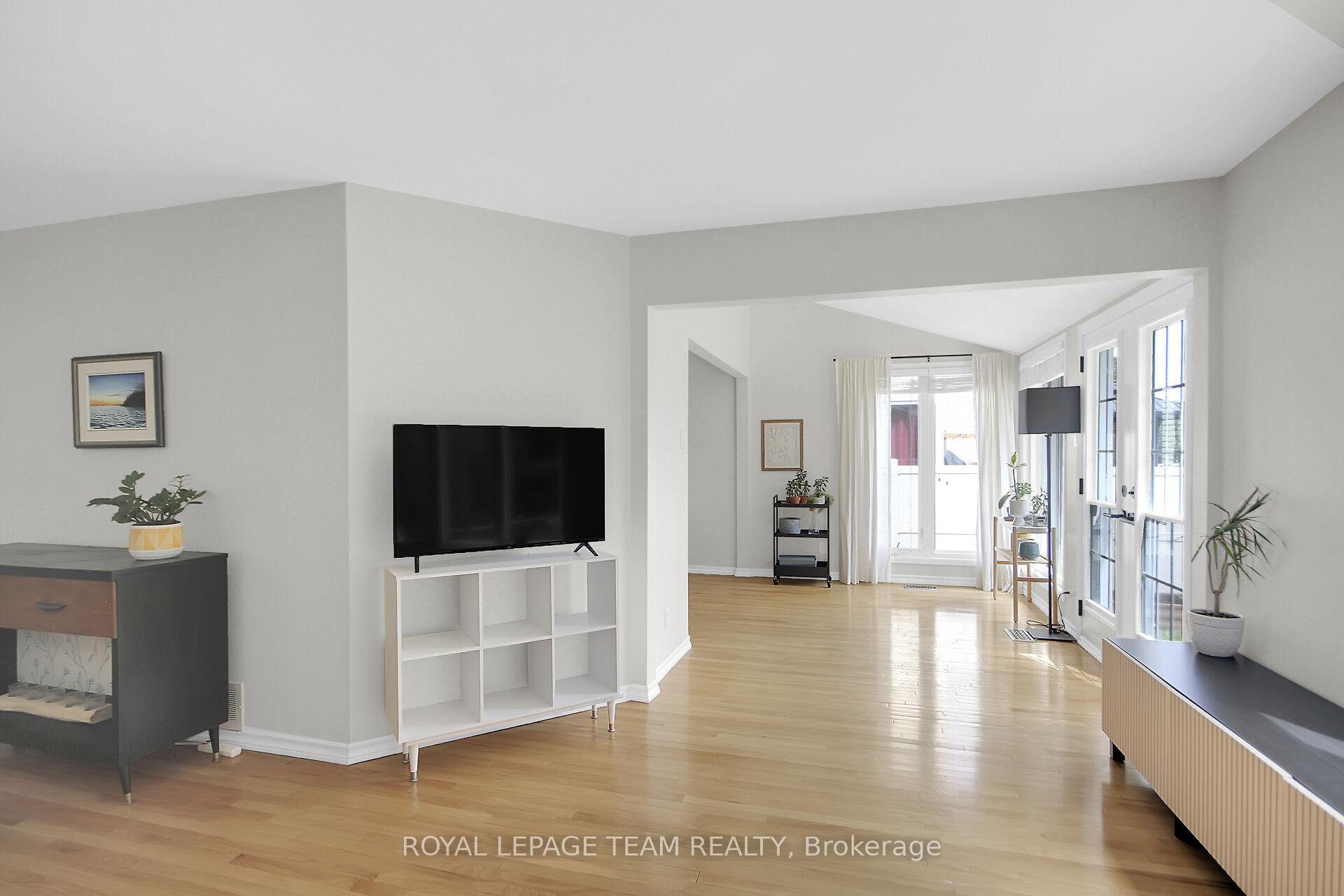 Photo 9 of 1549 Meadowfield Place, Ottawa, Chapel Hill — HOMEH