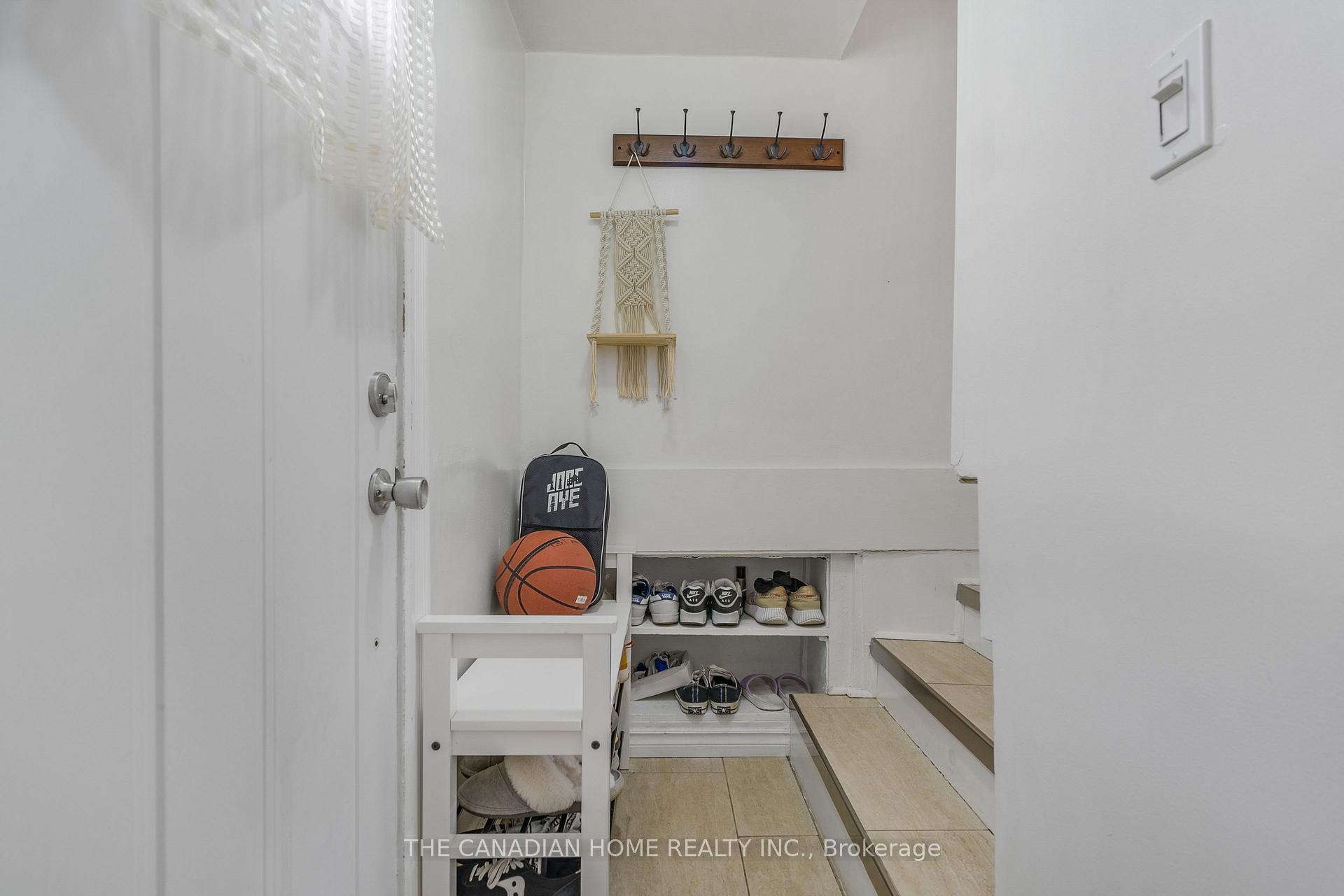 Photo 4 of 6414 Ker Street, Niagara Falls, Dorchester — HOMEH
