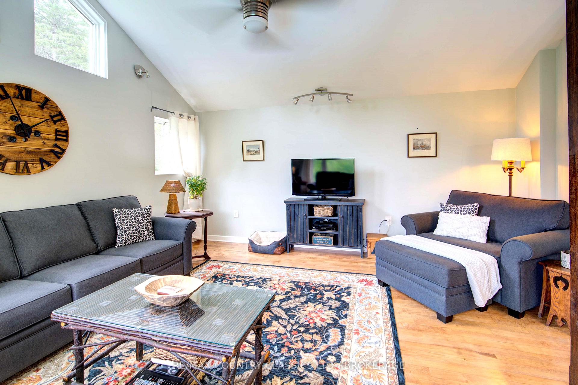 Photo 6 of 1729 Bathurst Upper 5TH, Perth — HOMEH