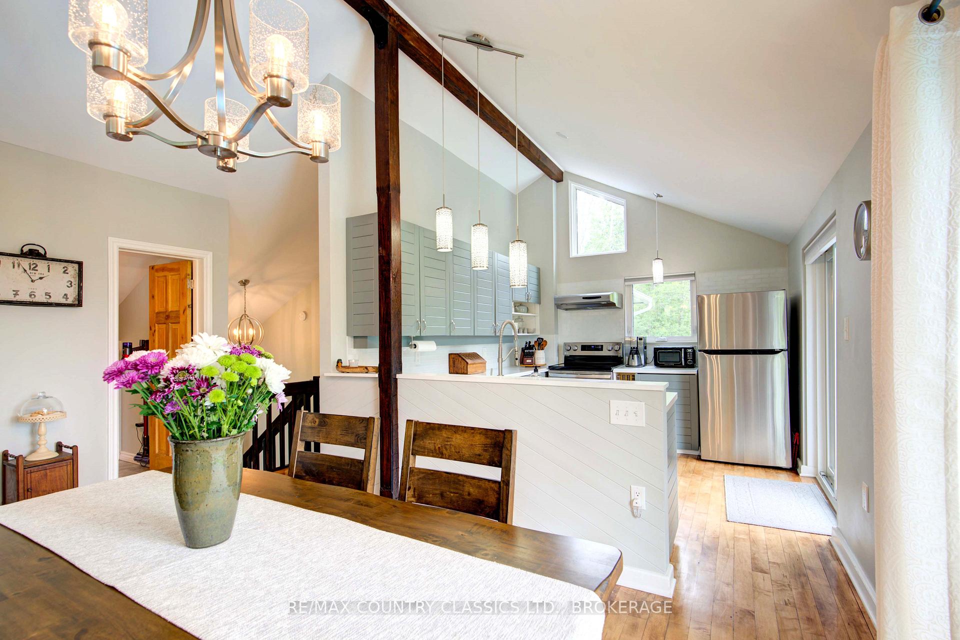 Photo 10 of 1729 Bathurst Upper 5TH, Perth — HOMEH