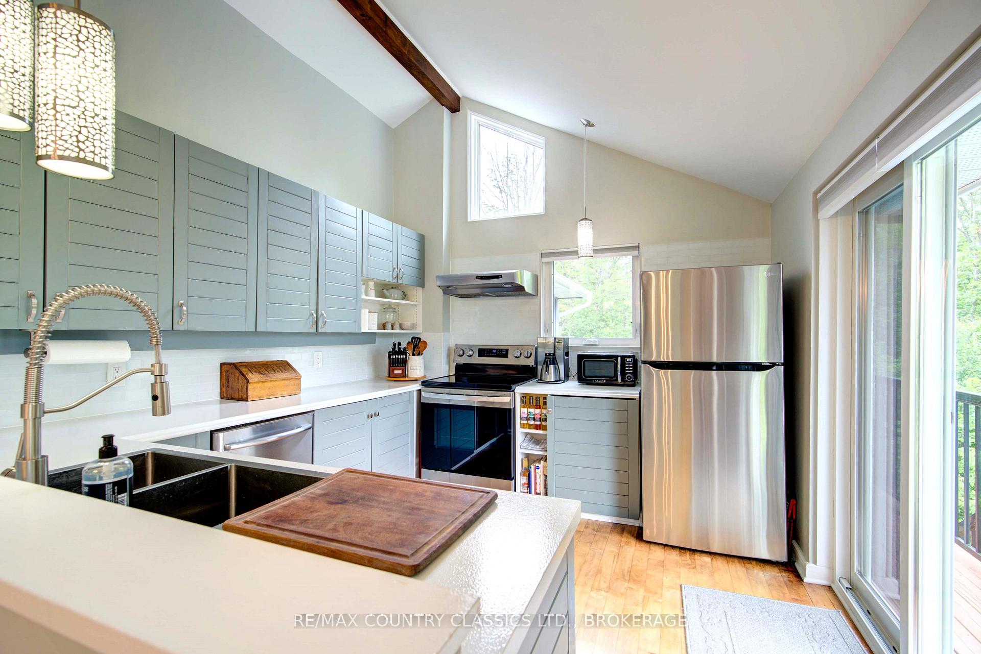Photo 11 of 1729 Bathurst Upper 5TH, Perth — HOMEH