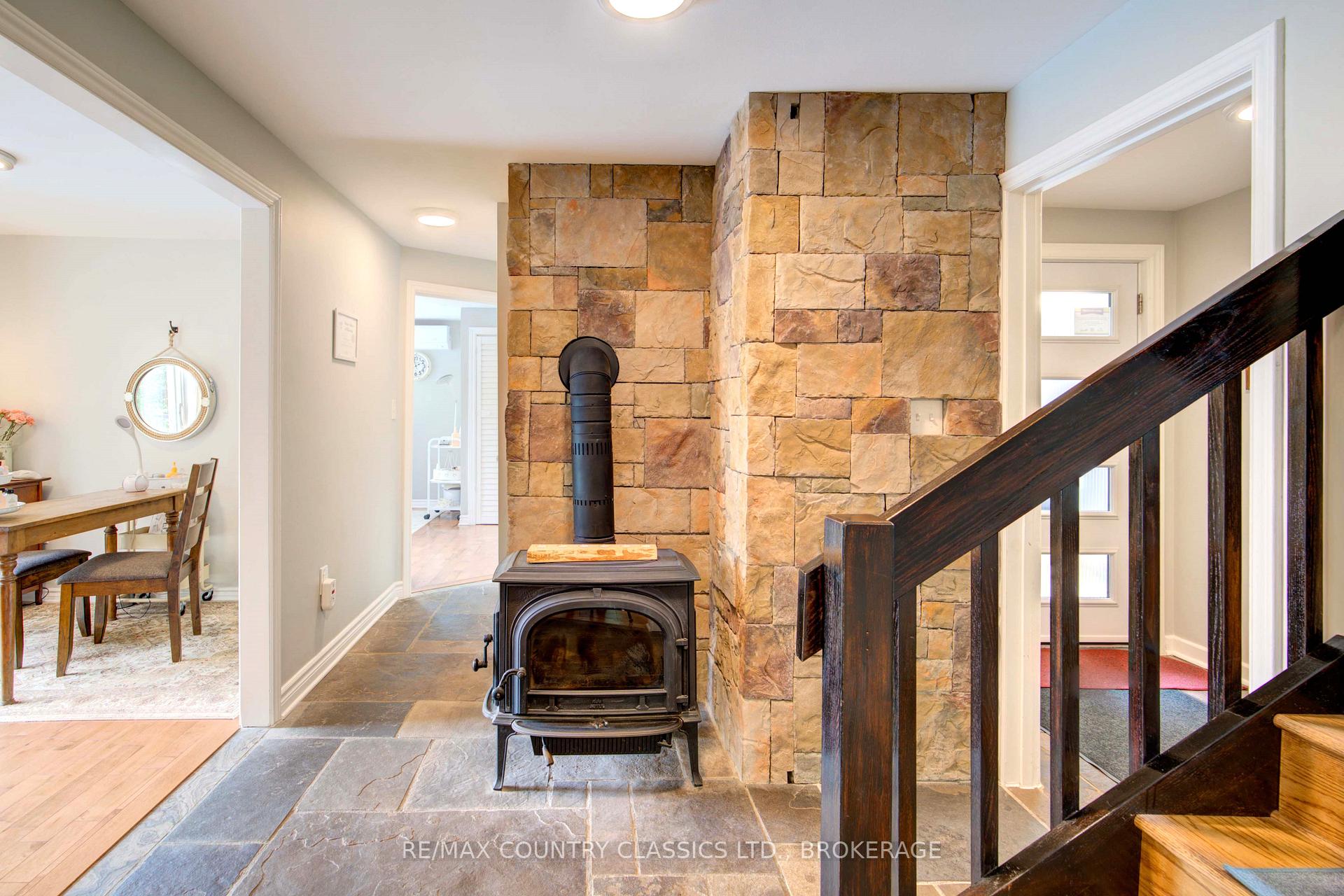 Photo 25 of 1729 Bathurst Upper 5TH, Perth — HOMEH