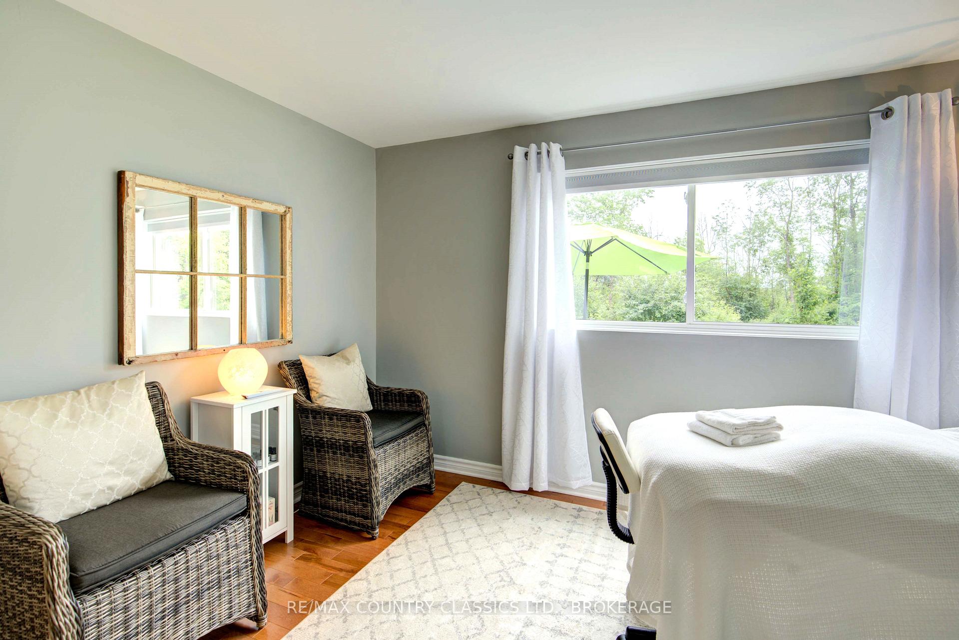 Photo 28 of 1729 Bathurst Upper 5TH, Perth — HOMEH