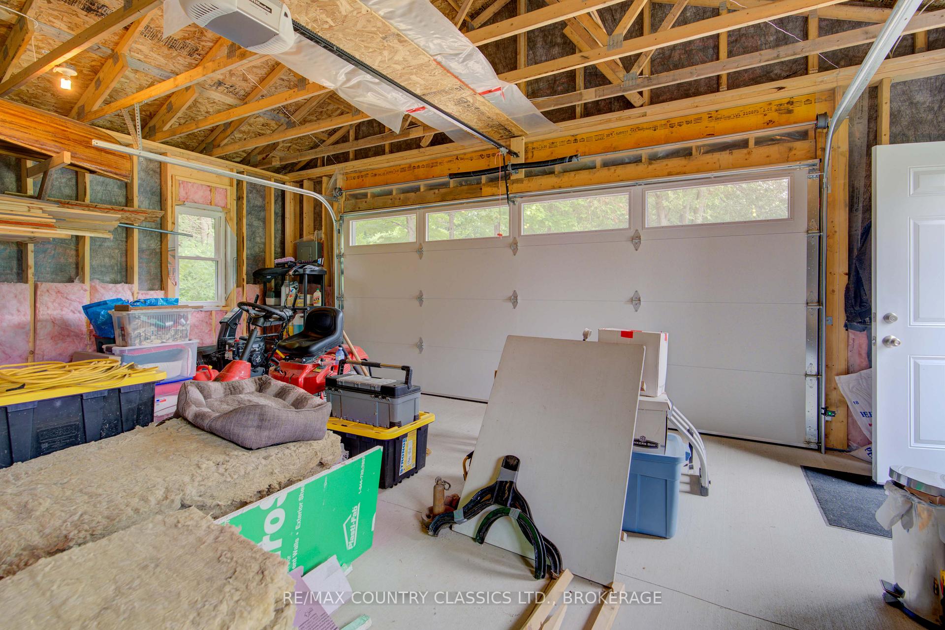 Photo 35 of 1729 Bathurst Upper 5TH, Perth — HOMEH