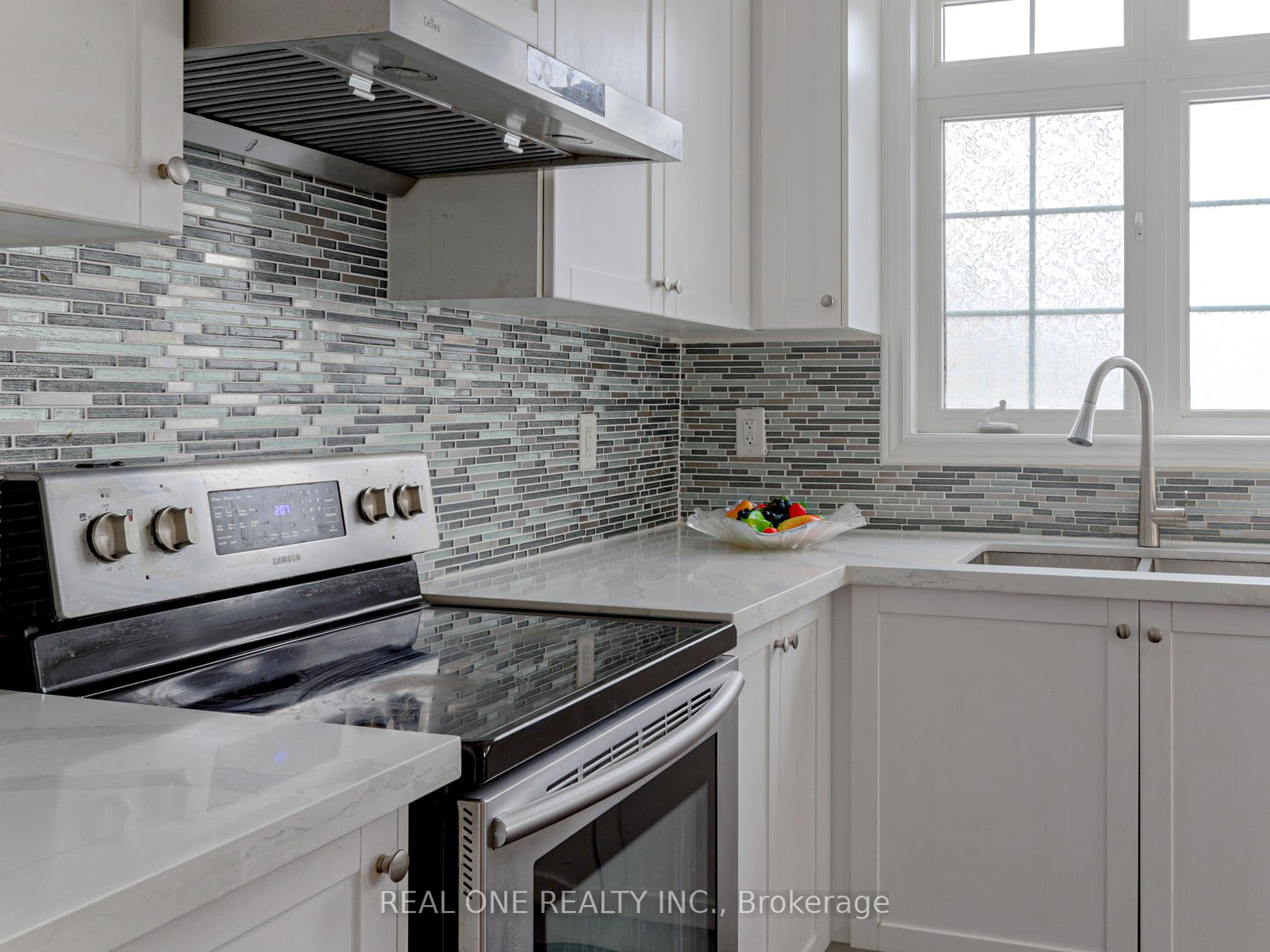 Photo 8 of 26 Christian Ritter Drive, Markham, Berczy — HOMEH