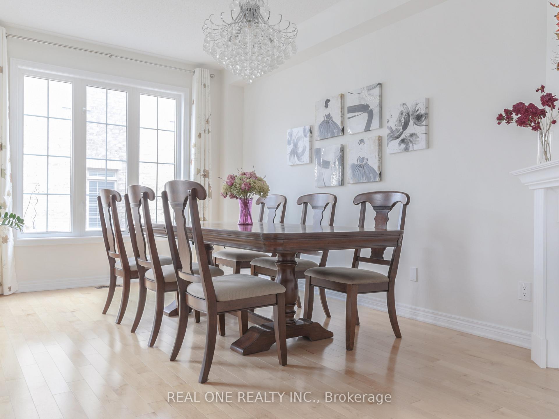 Photo 10 of 26 Christian Ritter Drive, Markham, Berczy — HOMEH