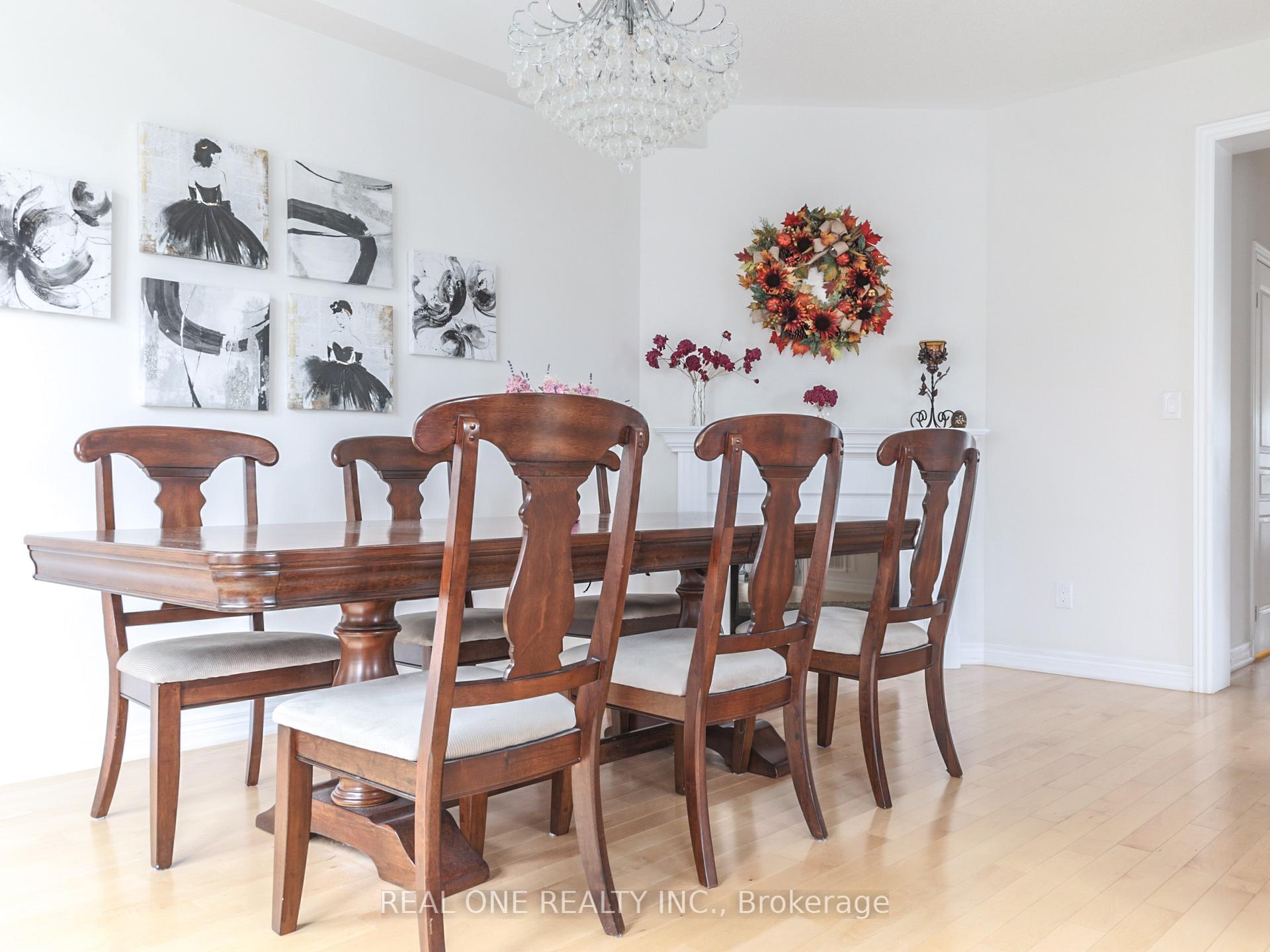 Photo 11 of 26 Christian Ritter Drive, Markham, Berczy — HOMEH