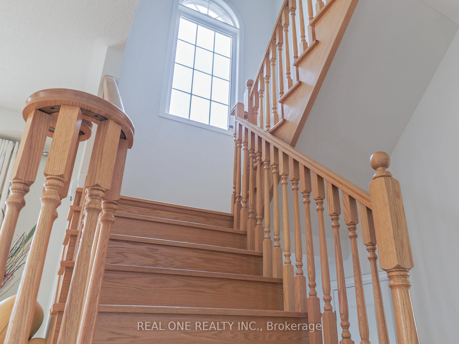 Photo 12 of 26 Christian Ritter Drive, Markham, Berczy — HOMEH