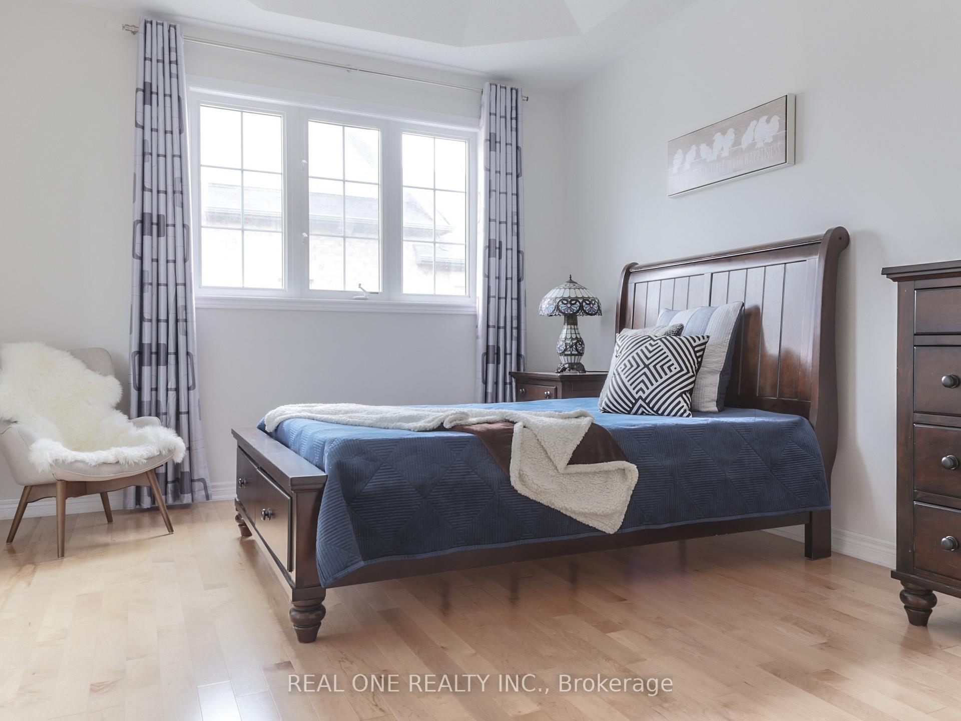 Photo 13 of 26 Christian Ritter Drive, Markham, Berczy — HOMEH