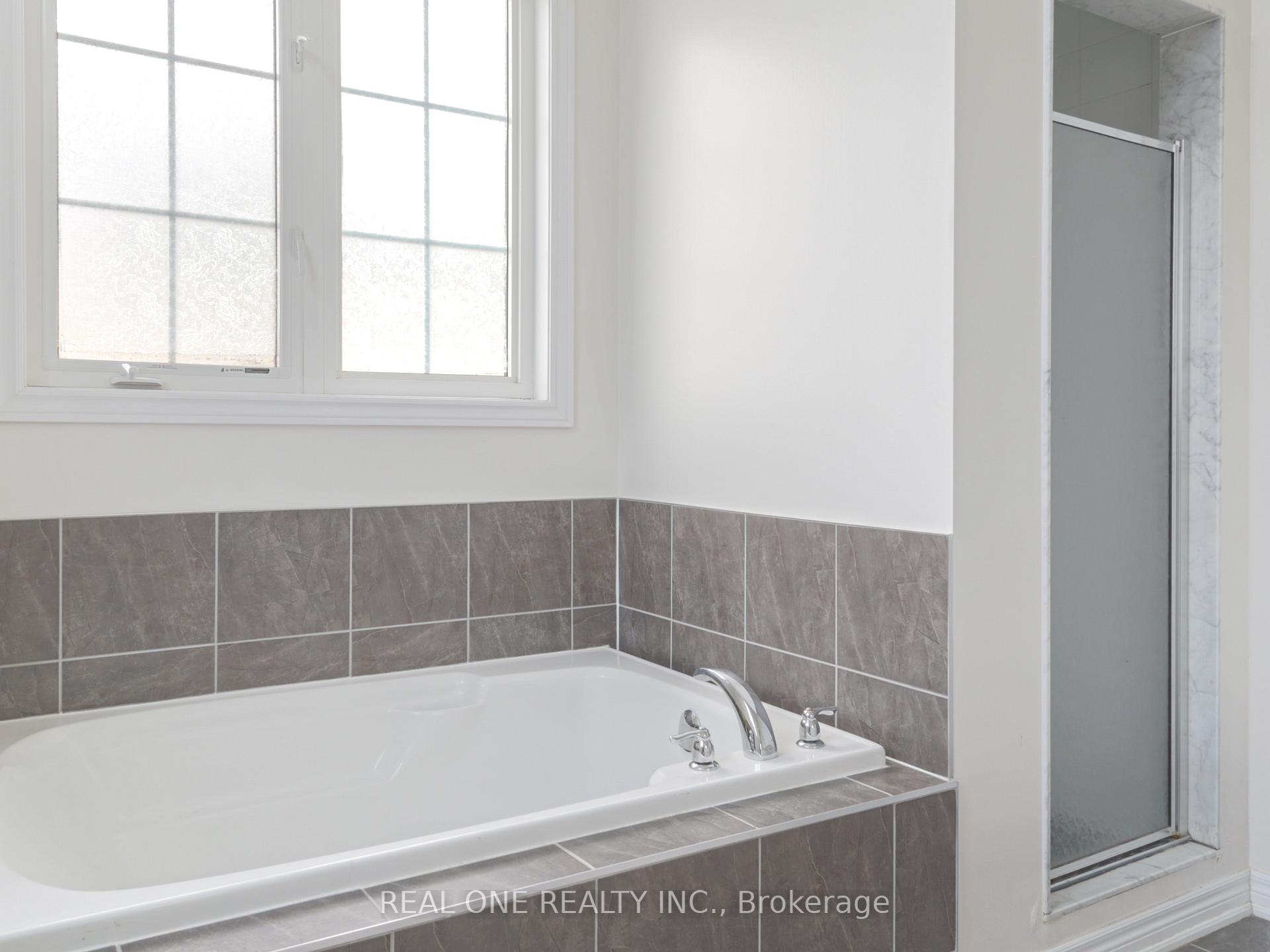 Photo 16 of 26 Christian Ritter Drive, Markham, Berczy — HOMEH