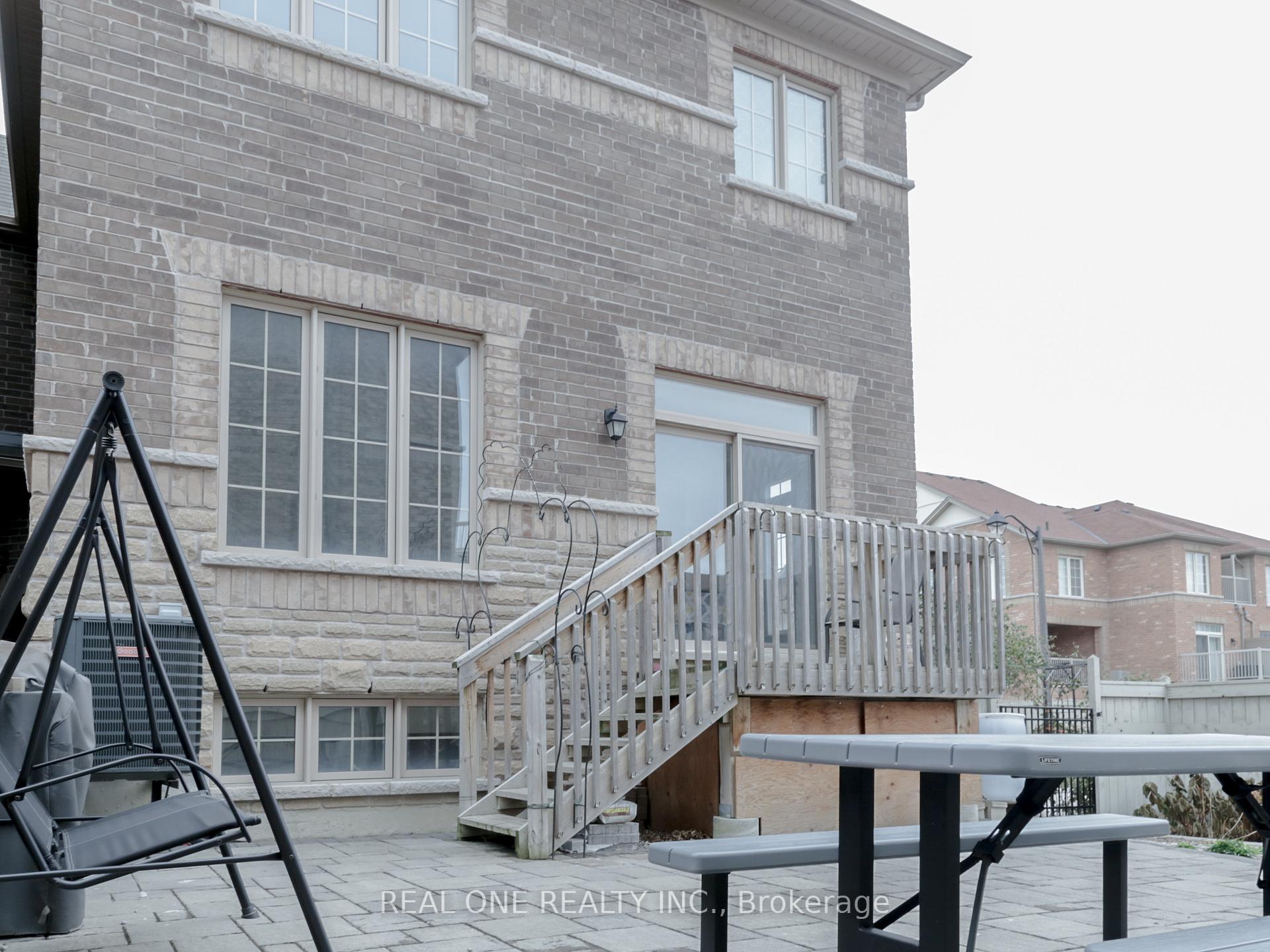 Photo 22 of 26 Christian Ritter Drive, Markham, Berczy — HOMEH