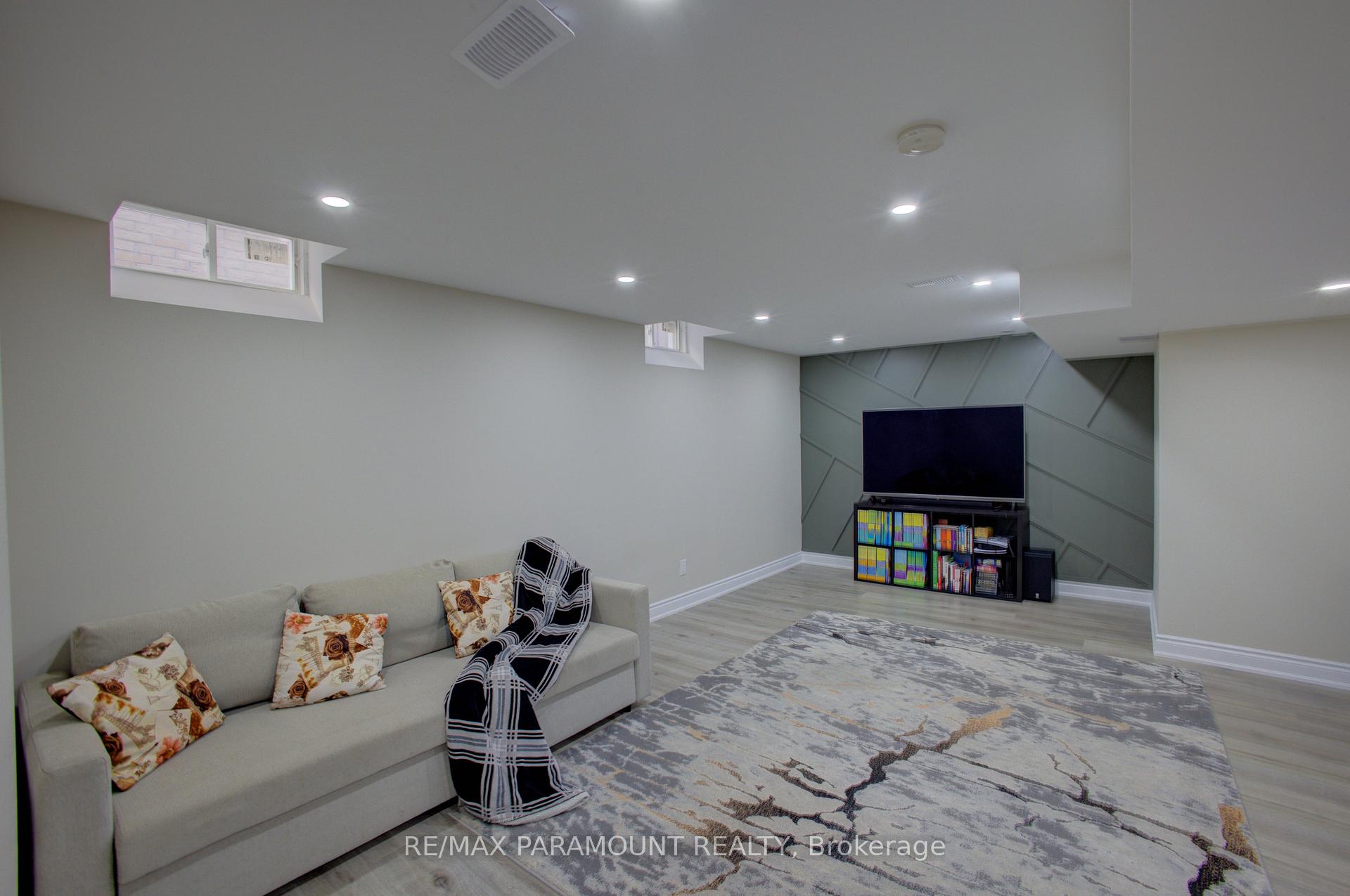 Photo 36 of 14 Paula Court, Orangeville — HOMEH