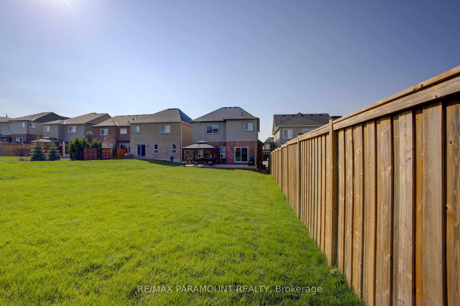 Photo 45 of 14 Paula Court, Orangeville — HOMEH