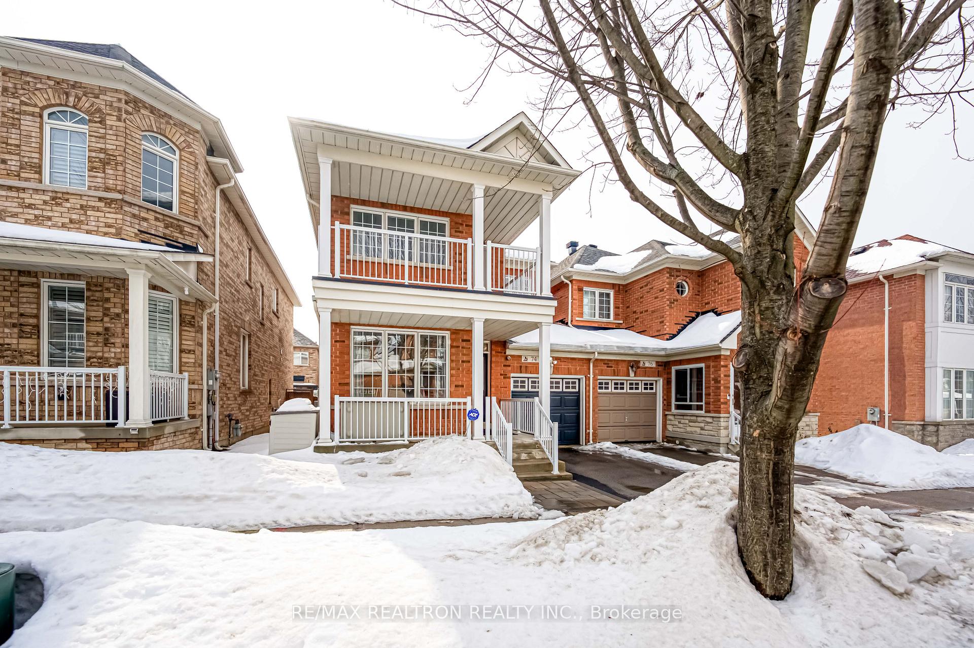 Photo 2 of 74 Pillar Rock Crescent, Markham, Victoria Manor-Jennings Gate — HOMEH