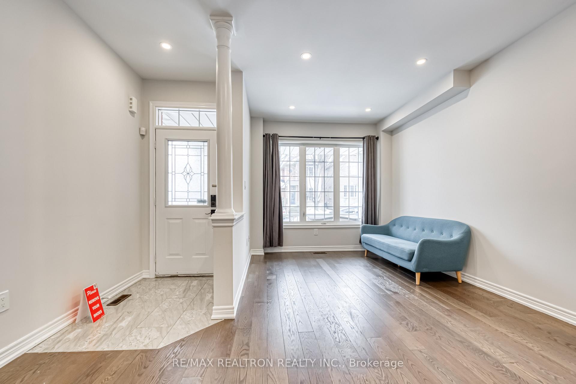 Photo 5 of 74 Pillar Rock Crescent, Markham, Victoria Manor-Jennings Gate — HOMEH