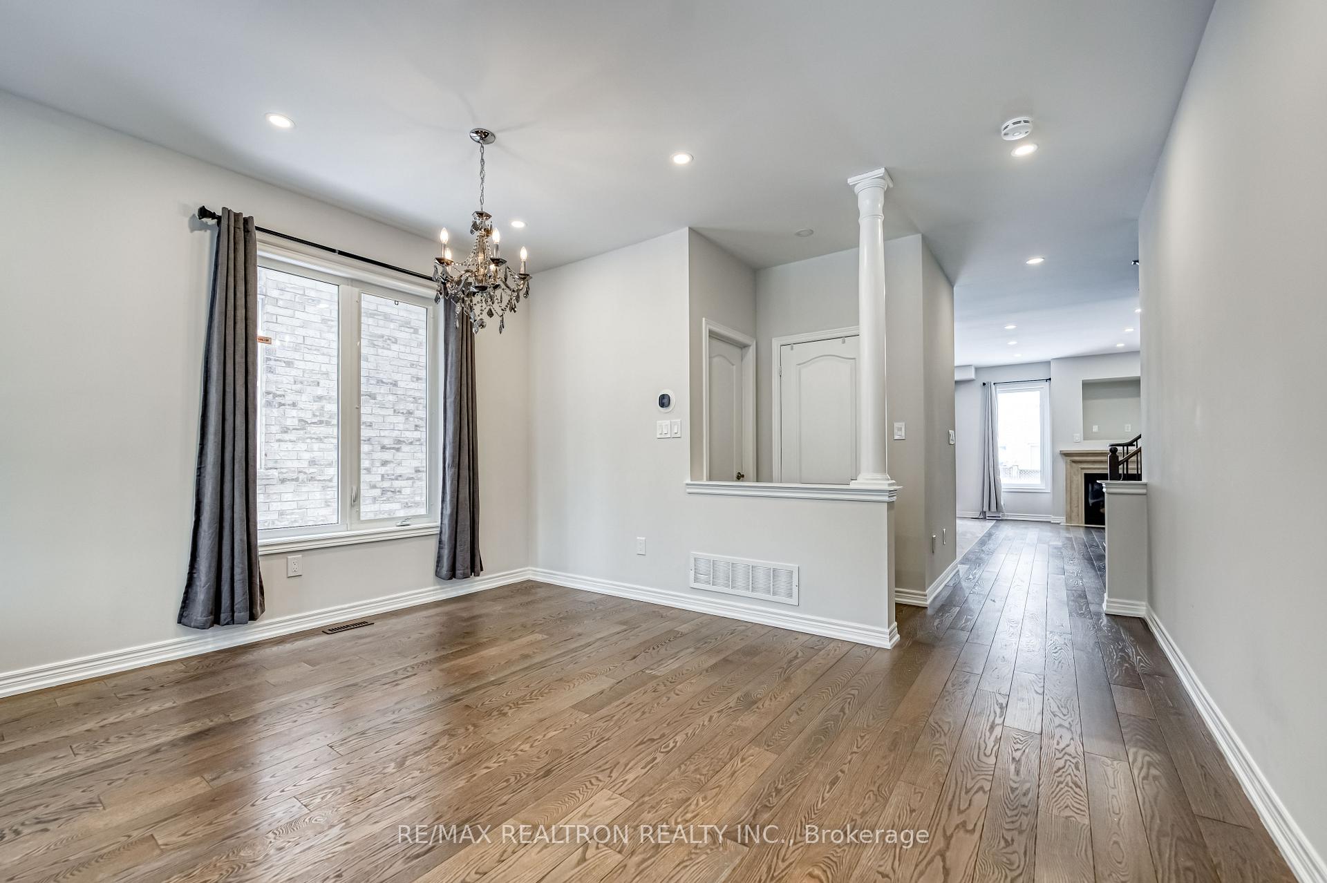 Photo 7 of 74 Pillar Rock Crescent, Markham, Victoria Manor-Jennings Gate — HOMEH