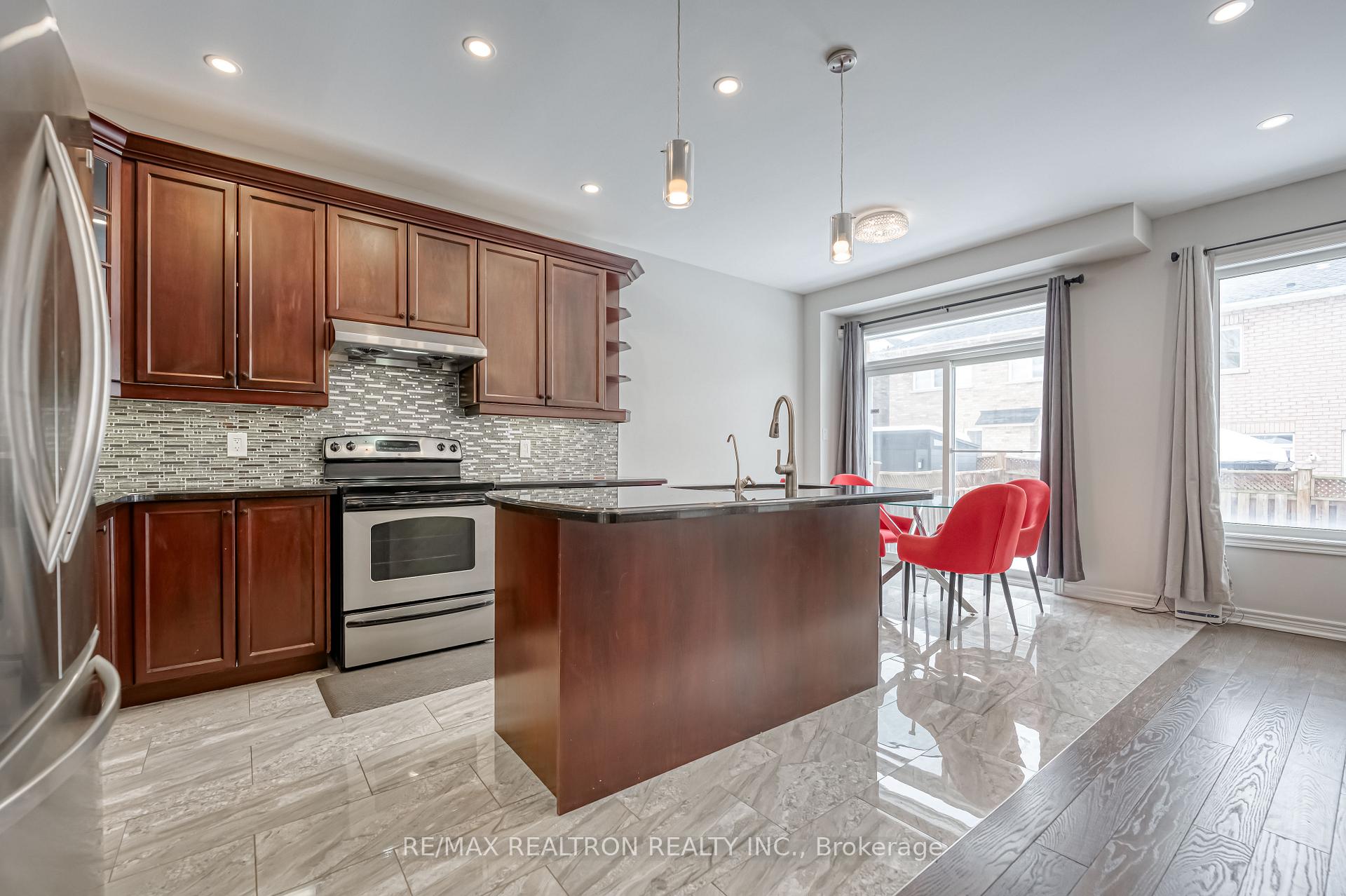 Photo 14 of 74 Pillar Rock Crescent, Markham, Victoria Manor-Jennings Gate — HOMEH