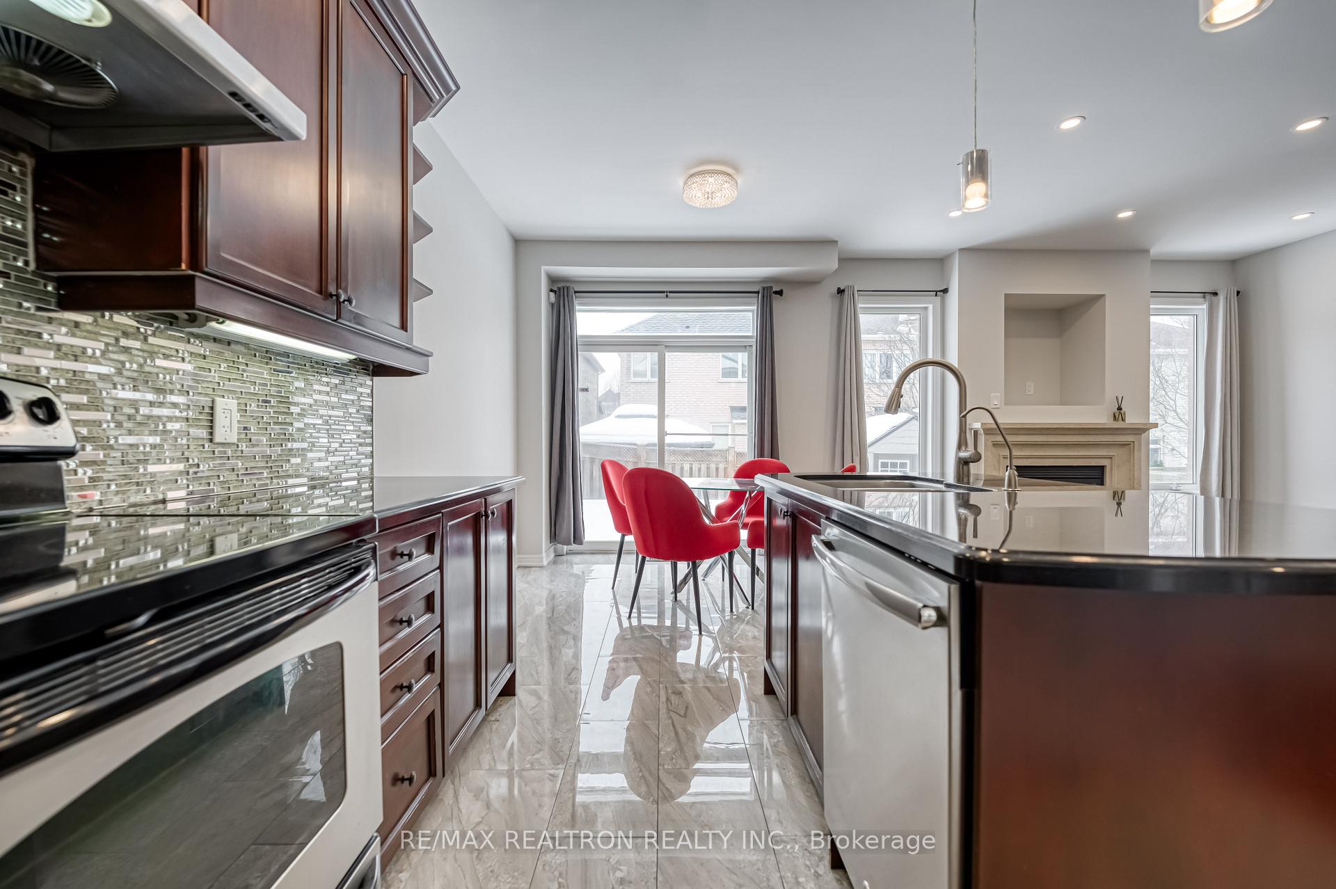 Photo 20 of 74 Pillar Rock Crescent, Markham, Victoria Manor-Jennings Gate — HOMEH