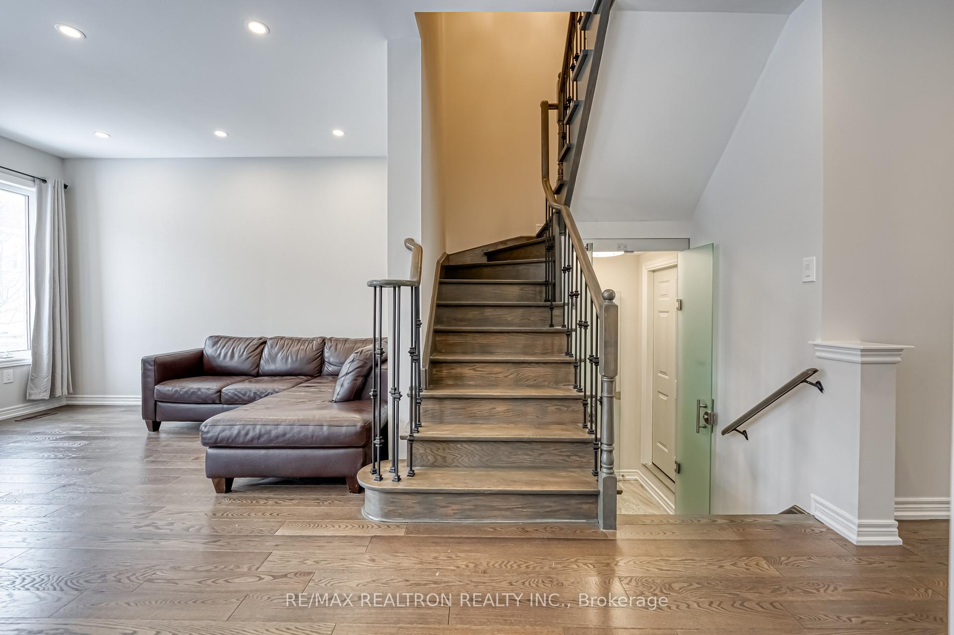 Photo 21 of 74 Pillar Rock Crescent, Markham, Victoria Manor-Jennings Gate — HOMEH