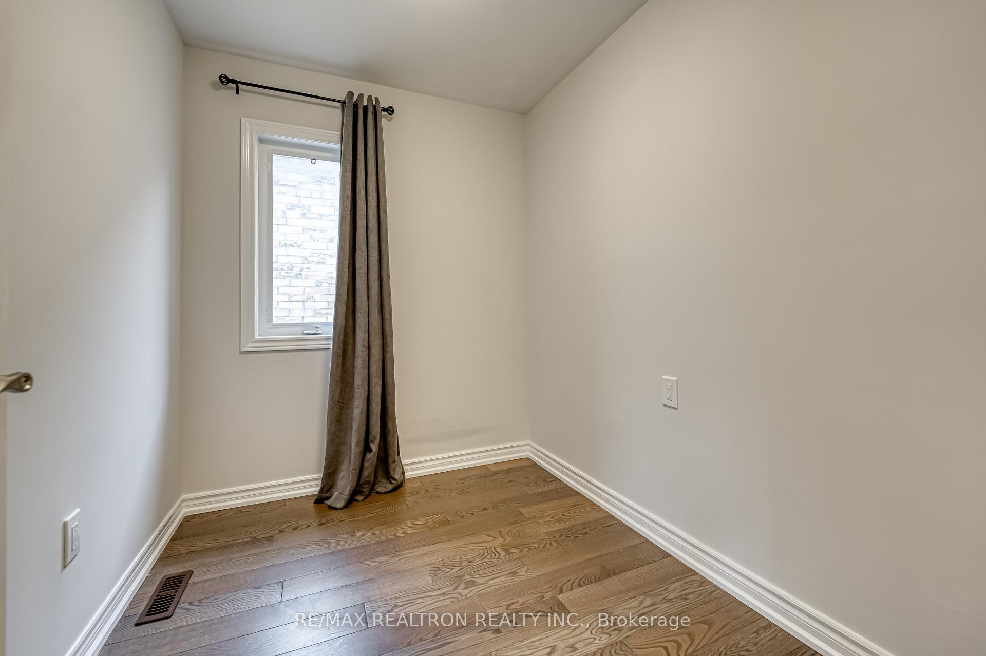 Photo 30 of 74 Pillar Rock Crescent, Markham, Victoria Manor-Jennings Gate — HOMEH